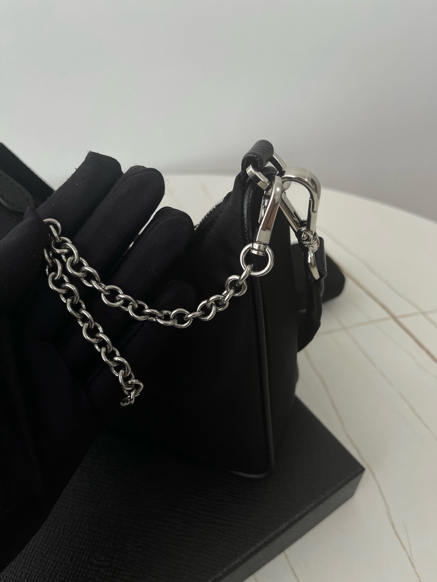 프라다 테수토 체인 호보백