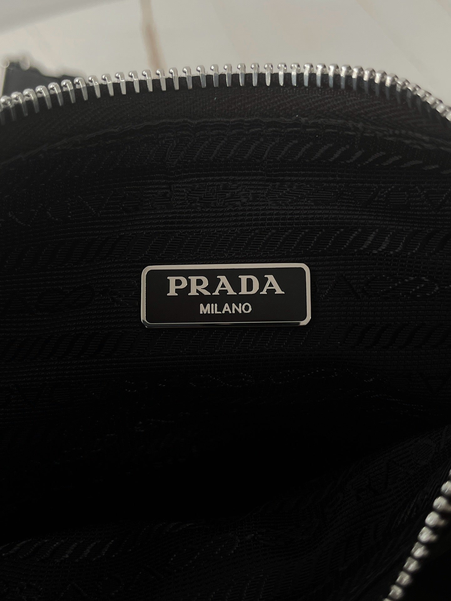 프라다 테수토 체인 호보백