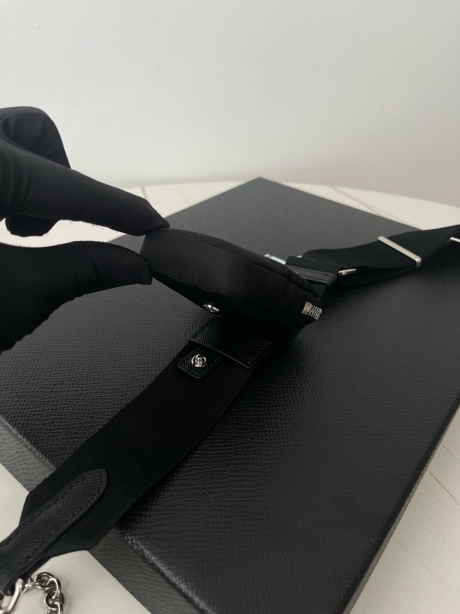 프라다 테수토 체인 호보백