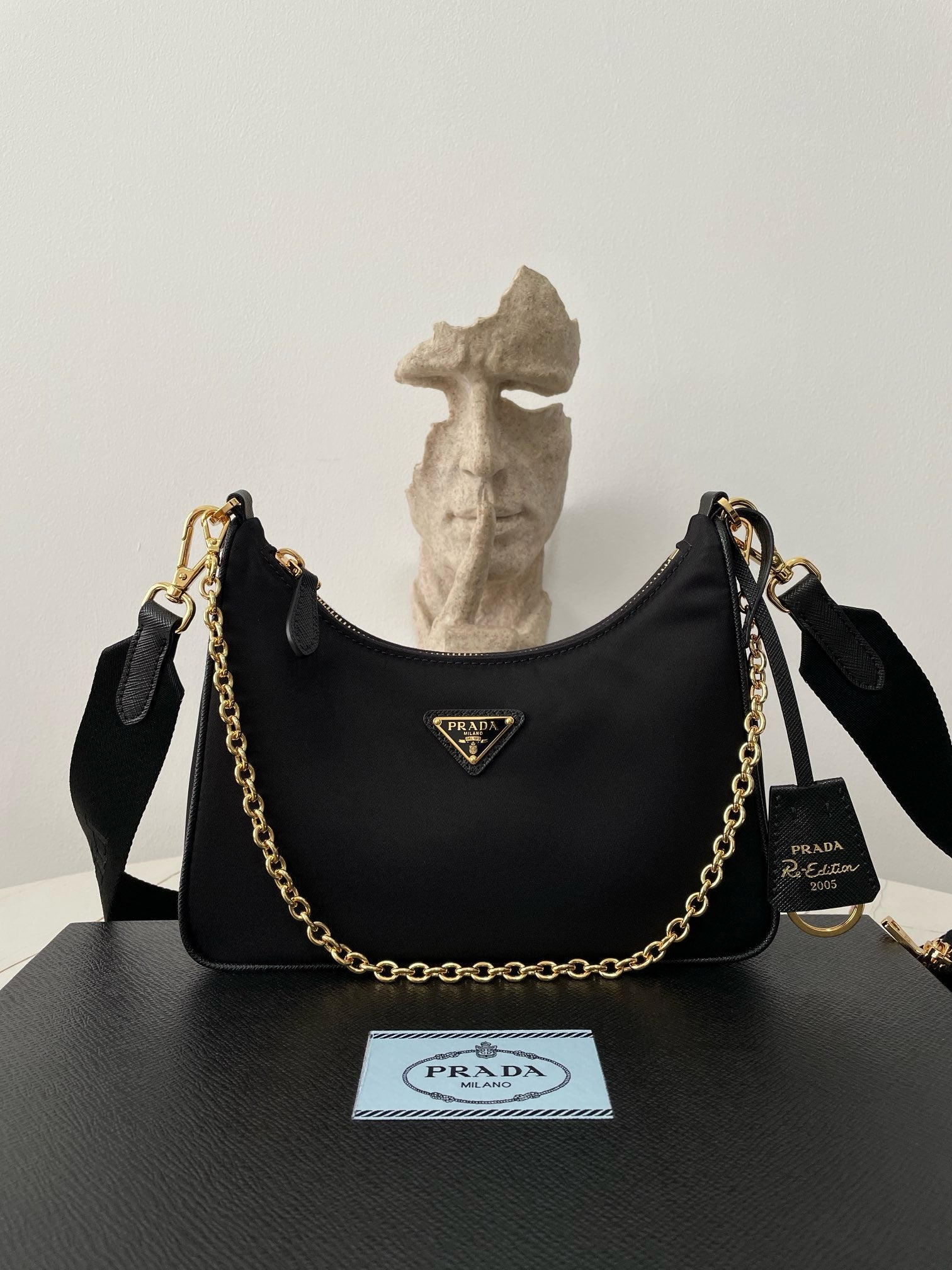 프라다 테수토 체인 호보백 금장