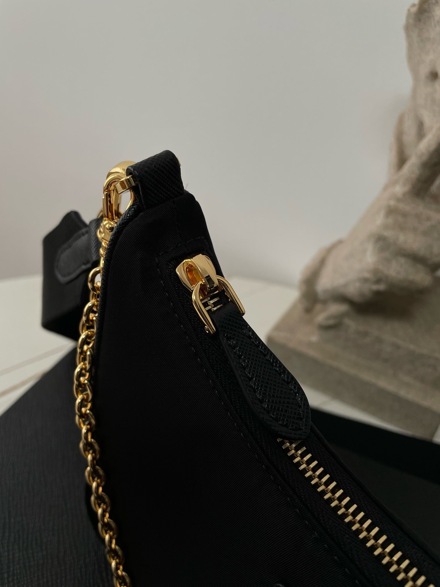 프라다 테수토 체인 호보백 금장