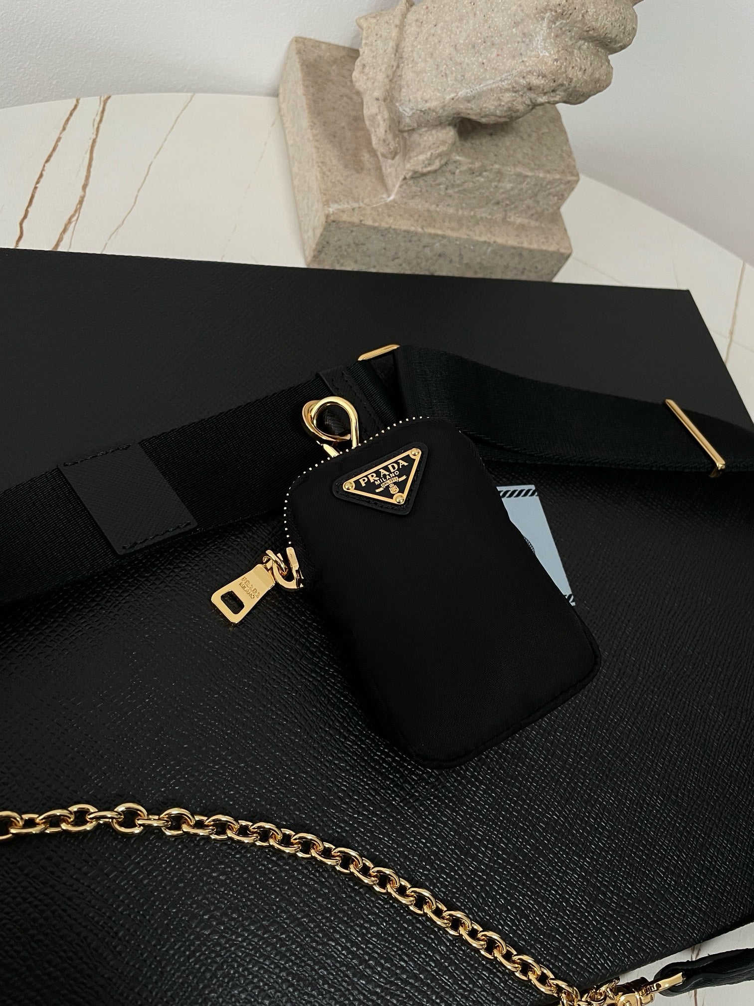 프라다 테수토 체인 호보백 금장