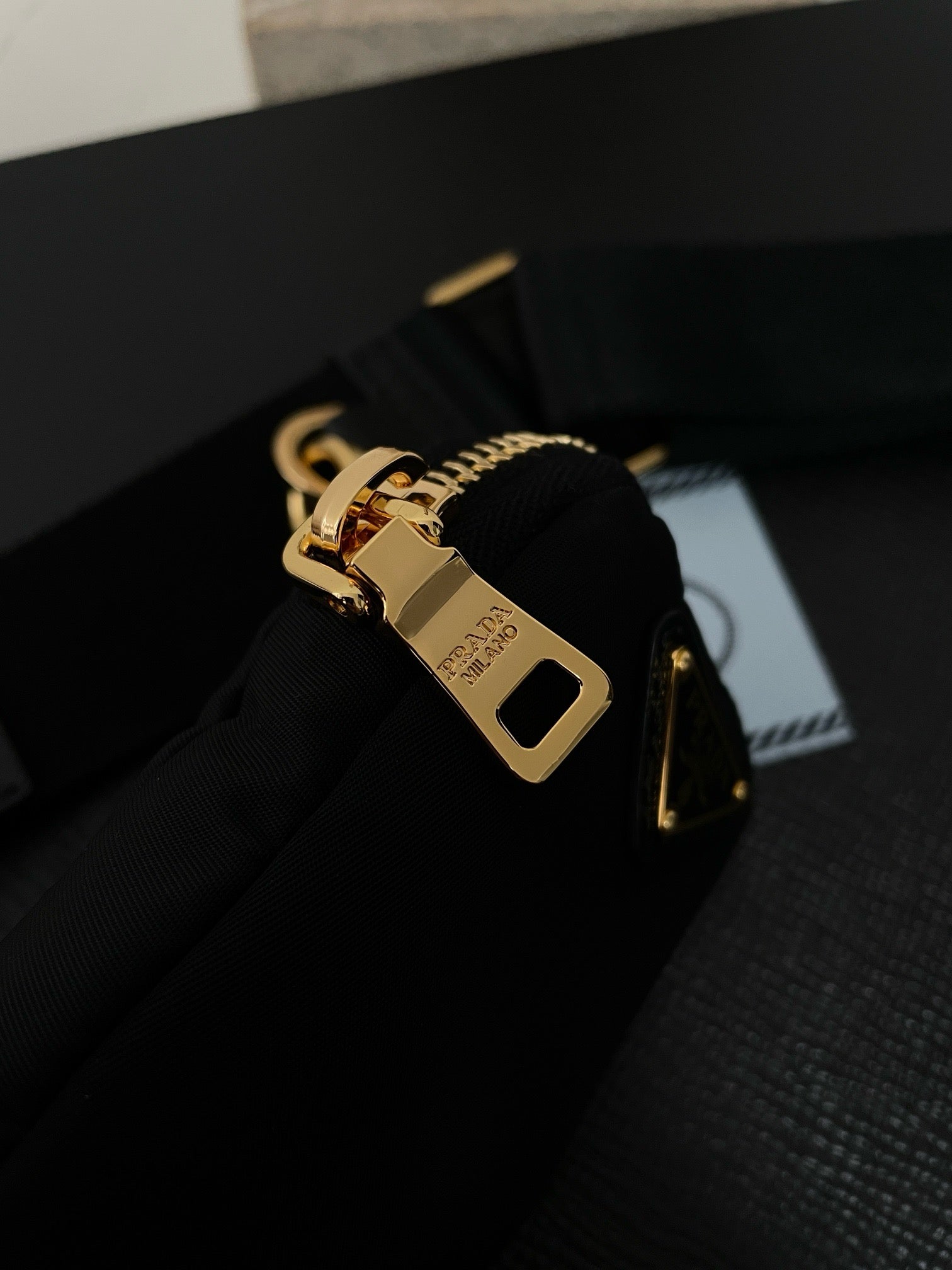 프라다 테수토 체인 호보백 금장