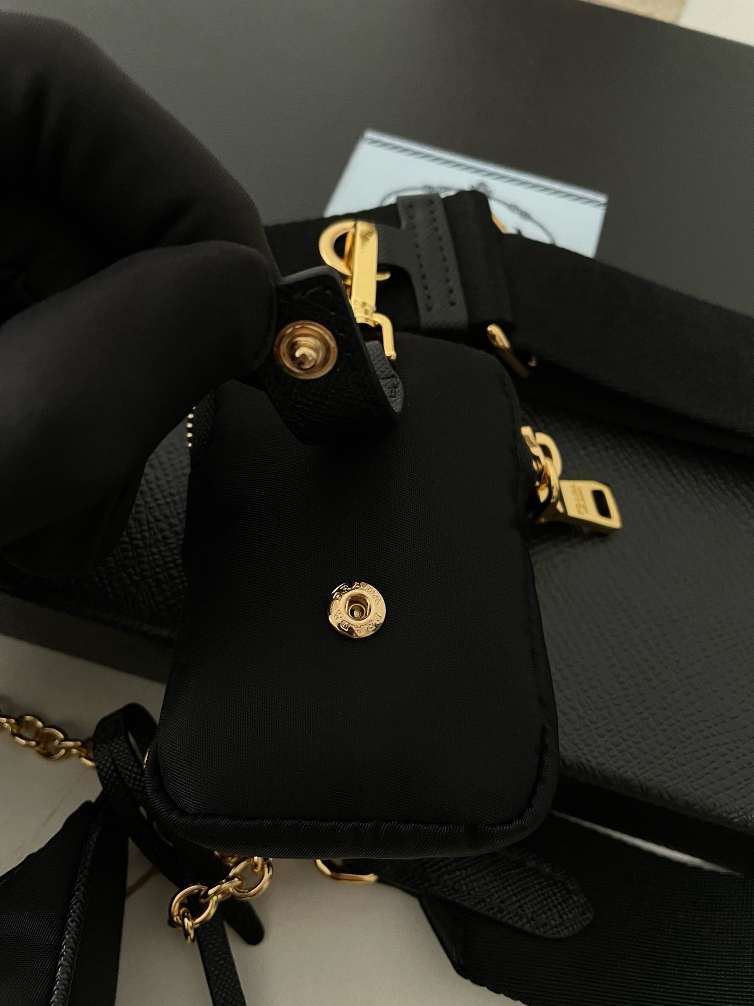 프라다 테수토 체인 호보백 금장