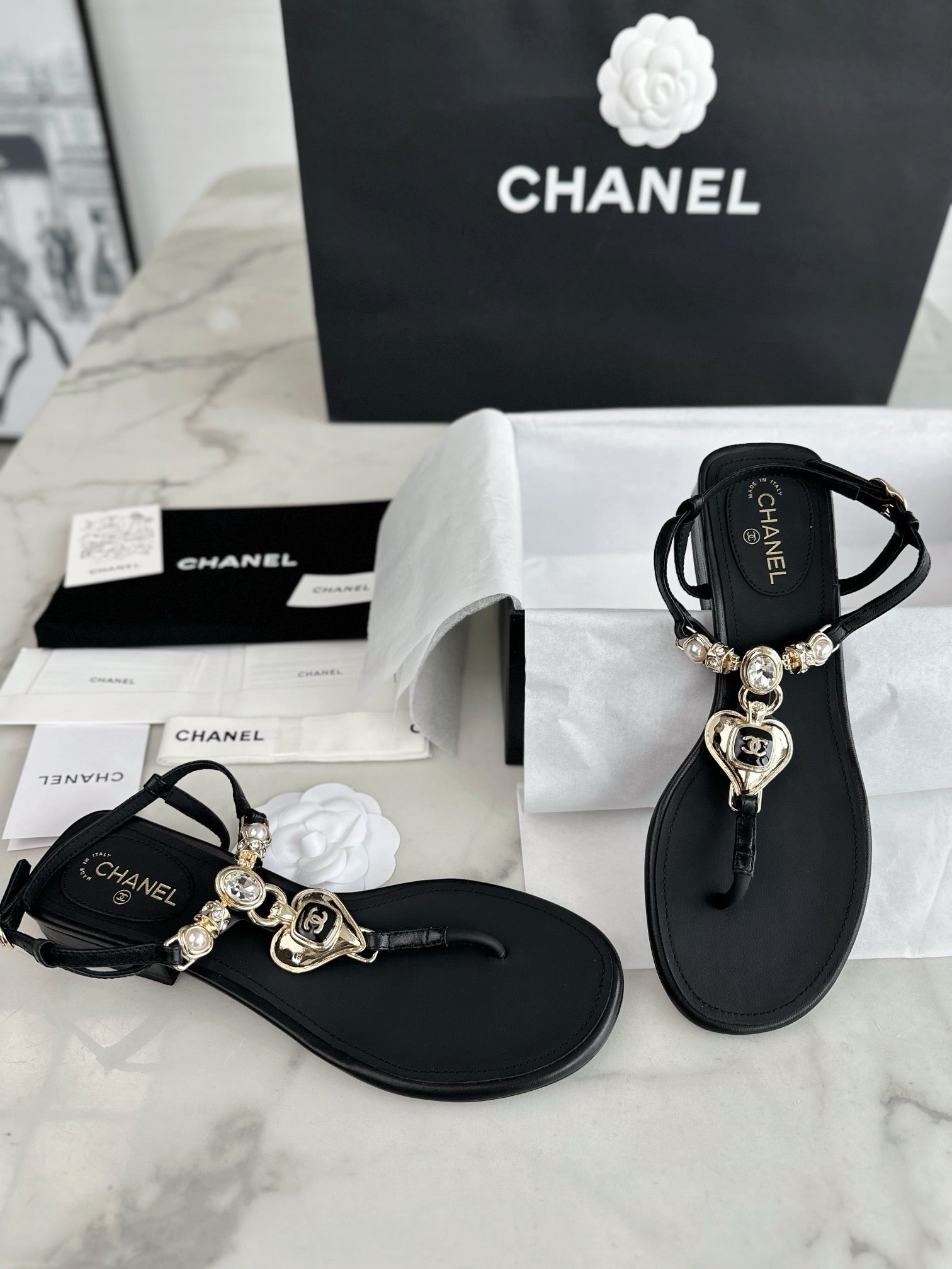 샤넬 23SS CC 하트 플립 플랍