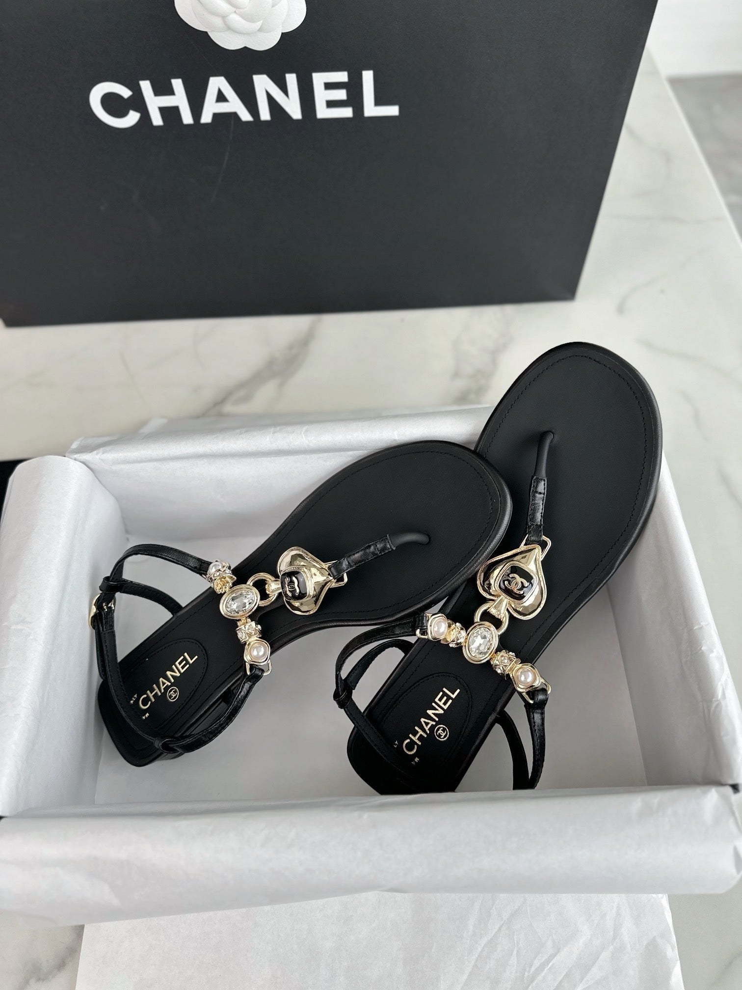 샤넬 23SS CC 하트 플립 플랍