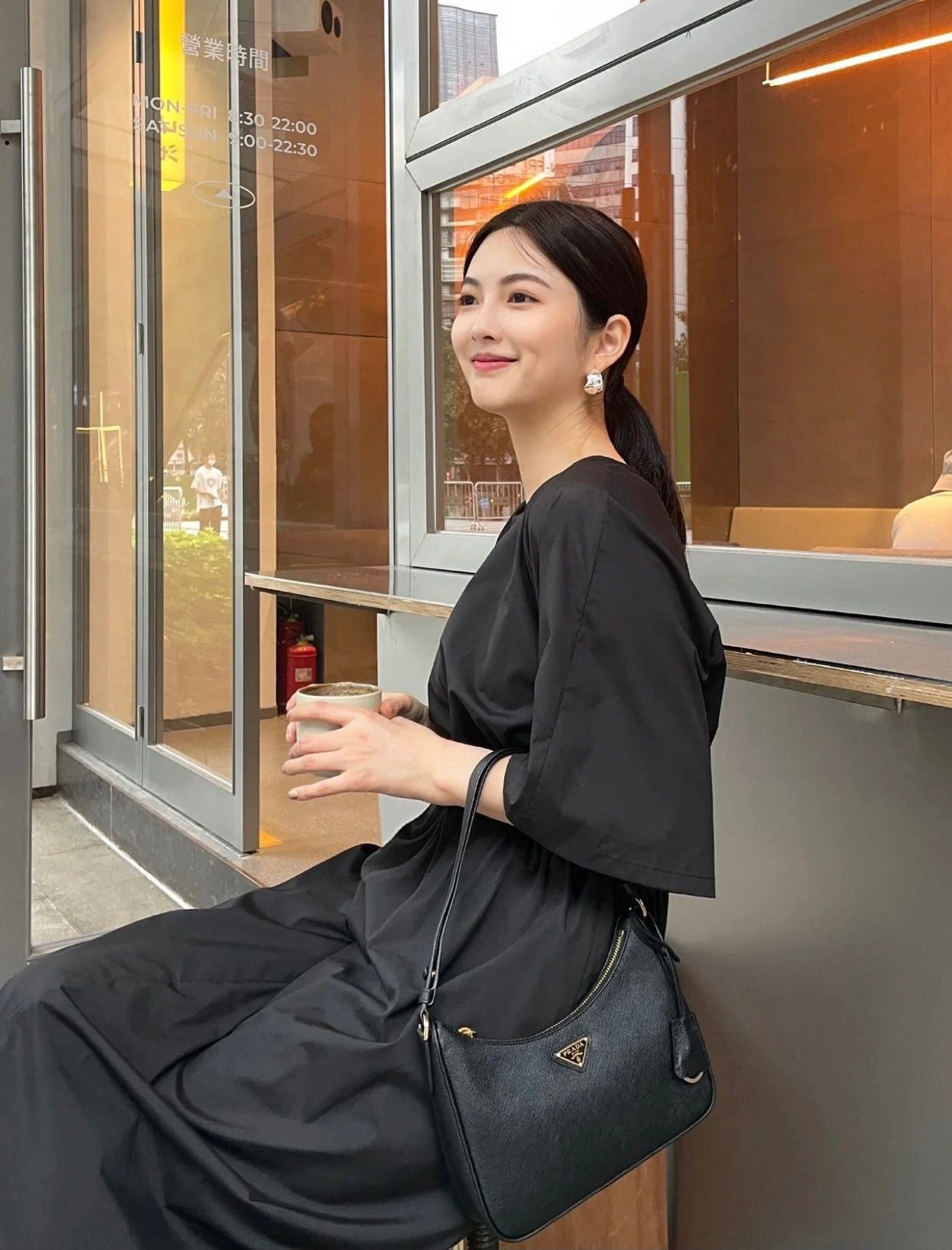 프라다 리에디션 사피아노 호보백