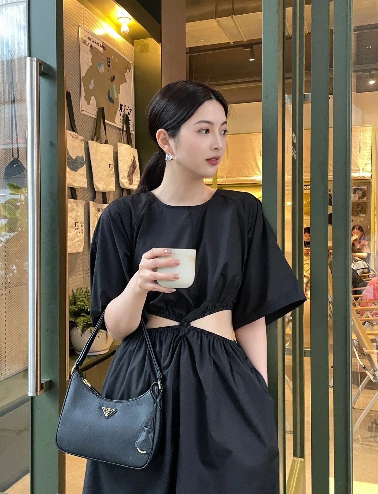 프라다 리에디션 사피아노 호보백