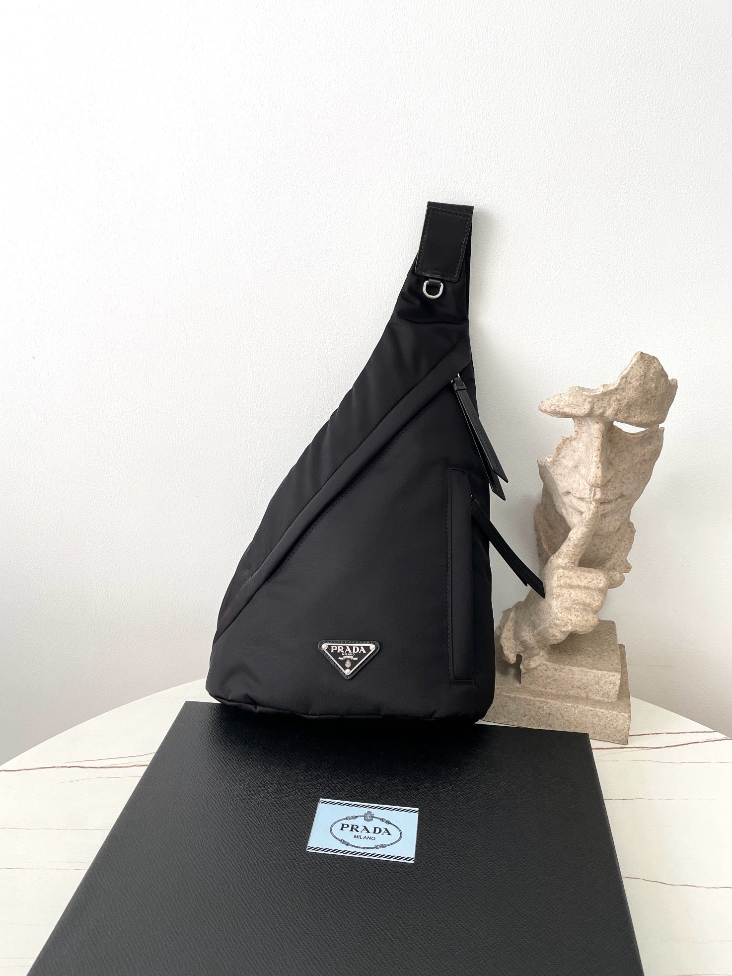 프라다 리나일론 범백