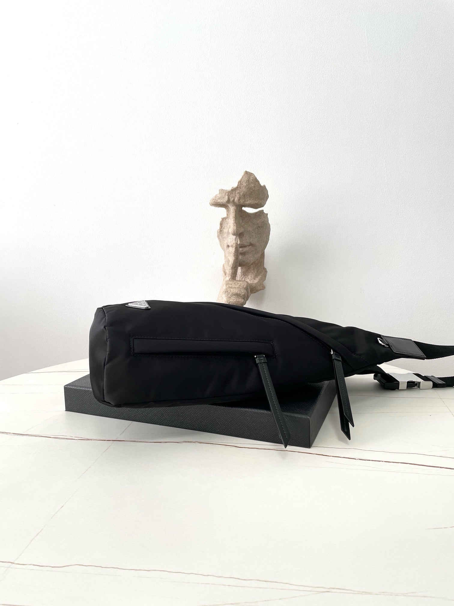 프라다 리나일론 범백