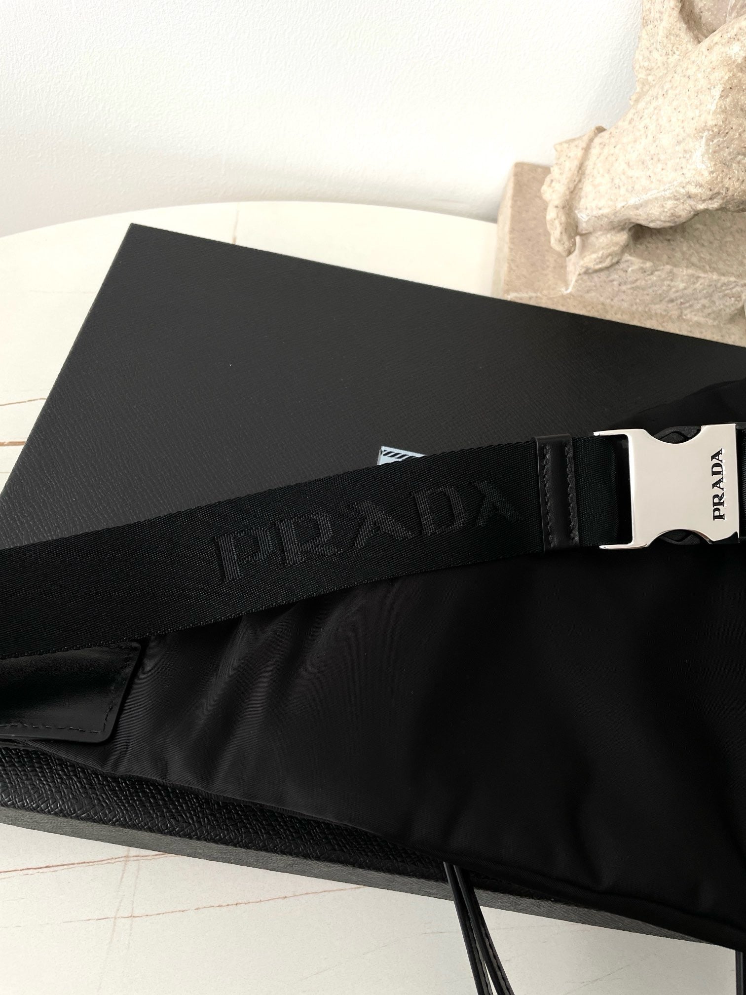 프라다 리나일론 범백