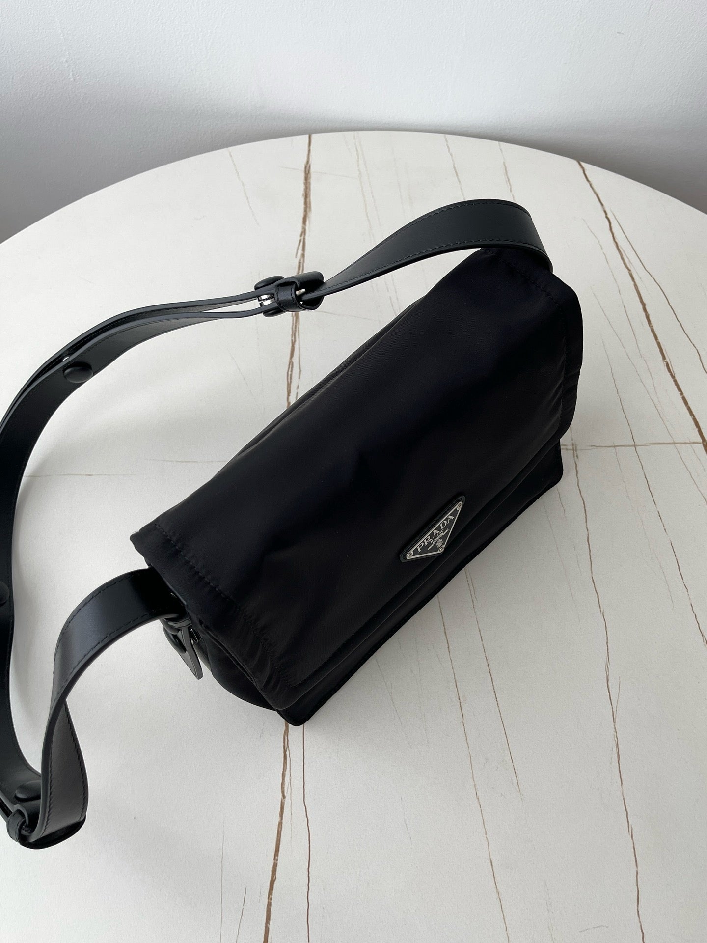 프라다 리나일론 패딩 숄더백 스몰