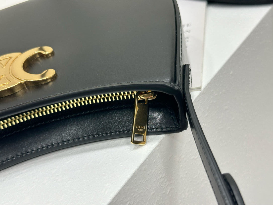 셀린느 틸리 숄더백 카프스킨 미디움