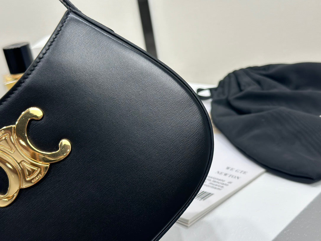 셀린느 틸리 숄더백 카프스킨 미디움