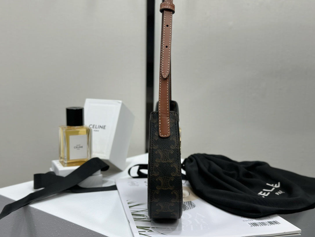 셀린느 틸리 숄더백 캔버스 미디움