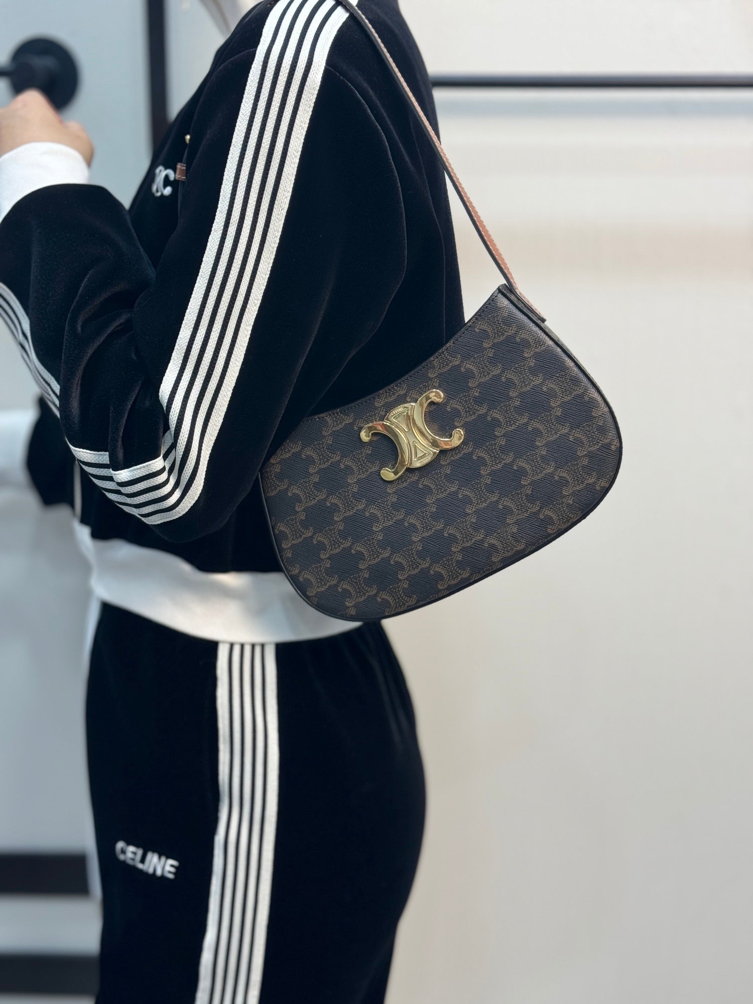 셀린느 틸리 숄더백 캔버스 미디움