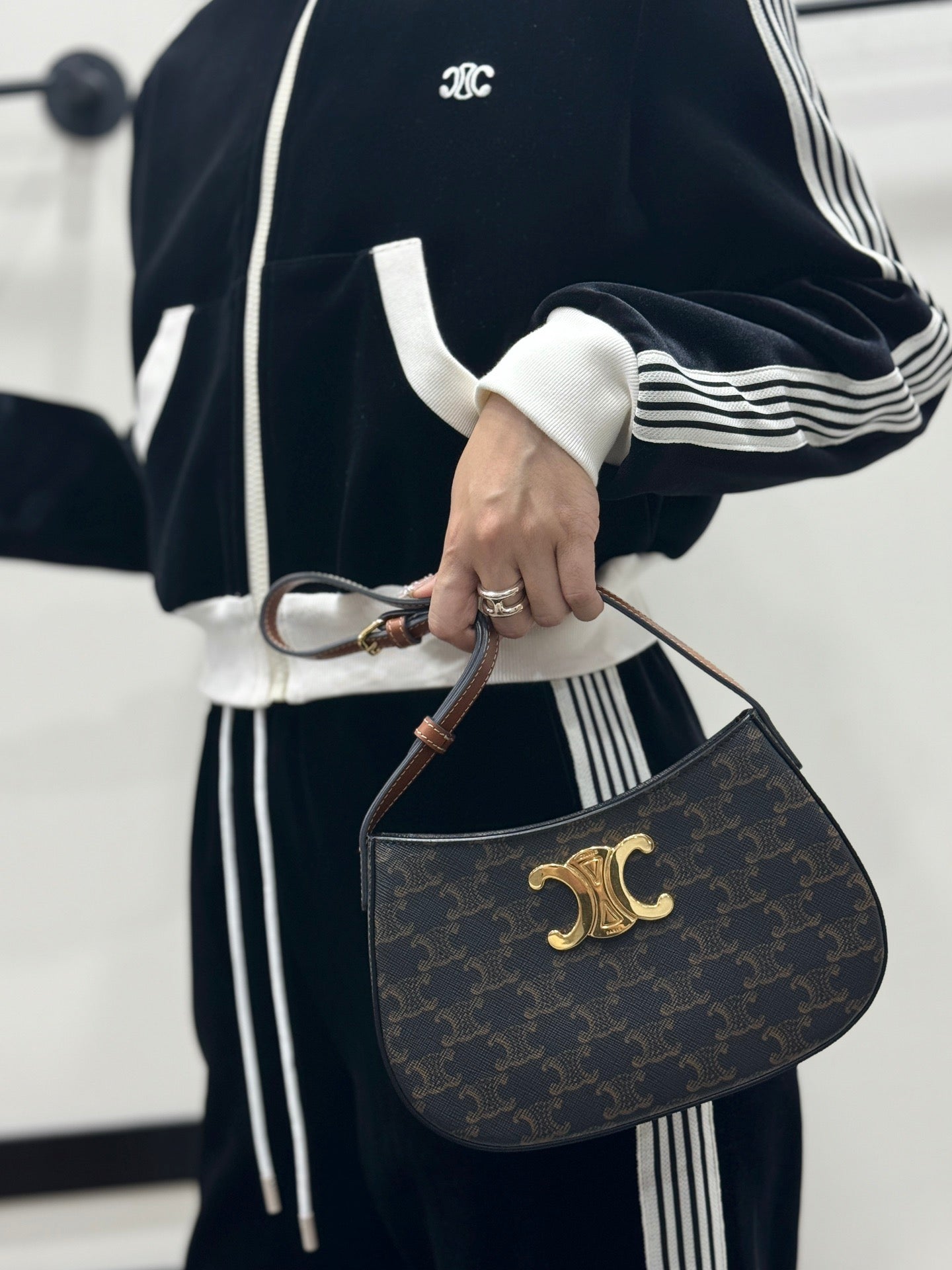 셀린느 틸리 숄더백 캔버스 미디움