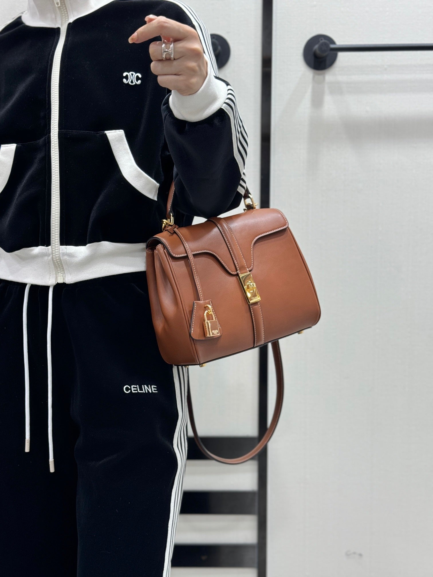 셀린느 16백 스몰