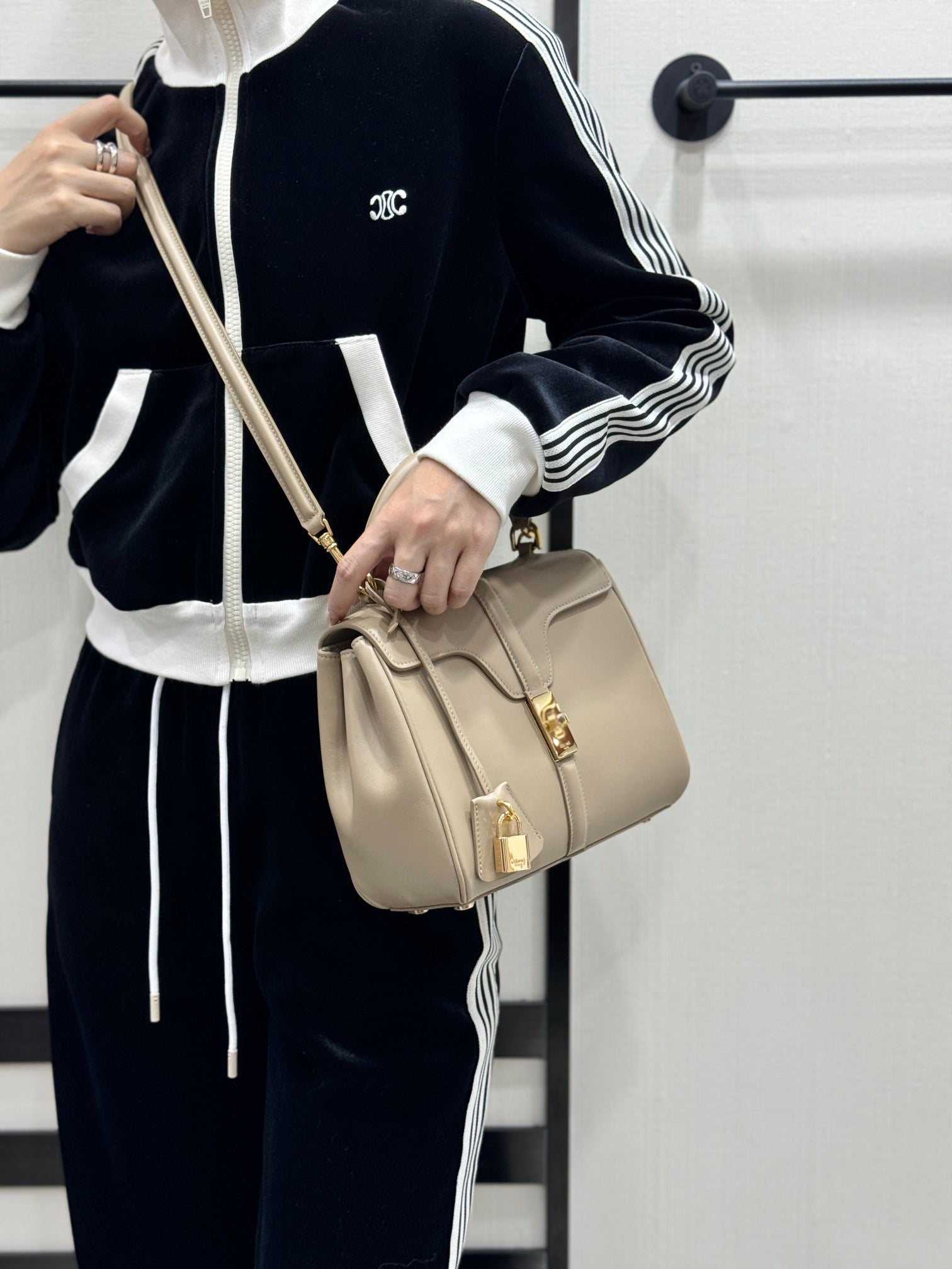 셀린느 16백 스몰