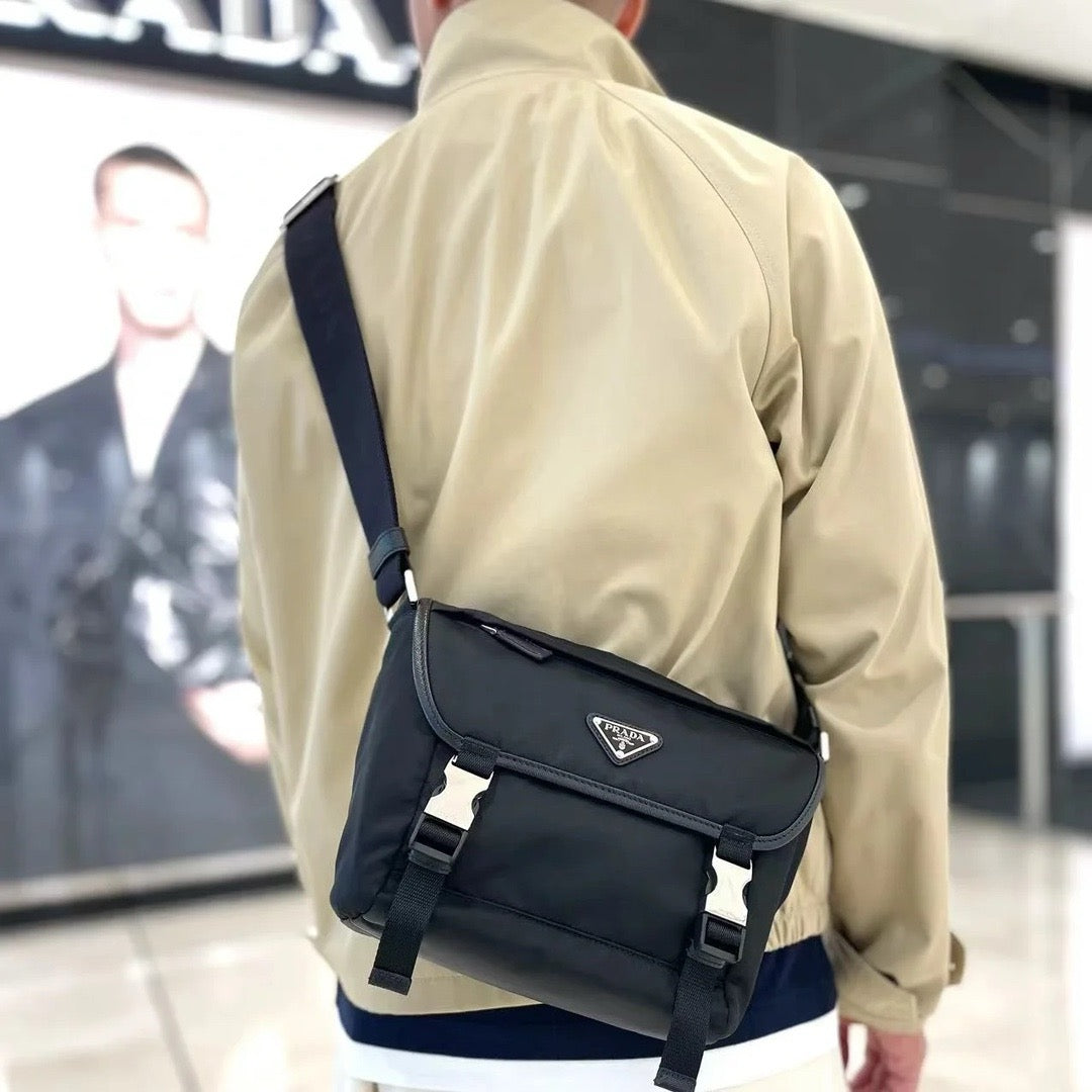 프라다 리나일론 숄더백