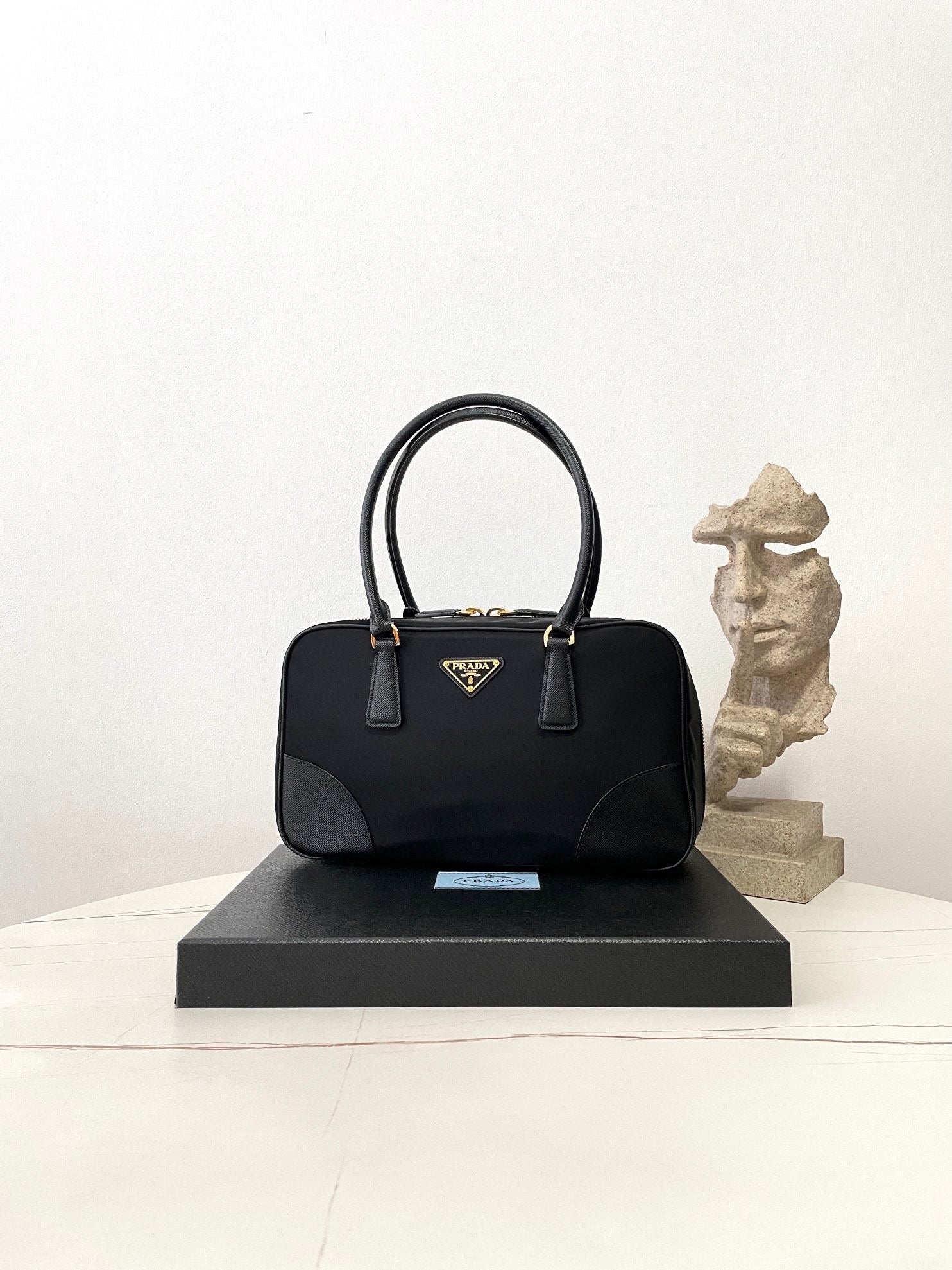 프라다 리에디션 1978 토트백 미디움