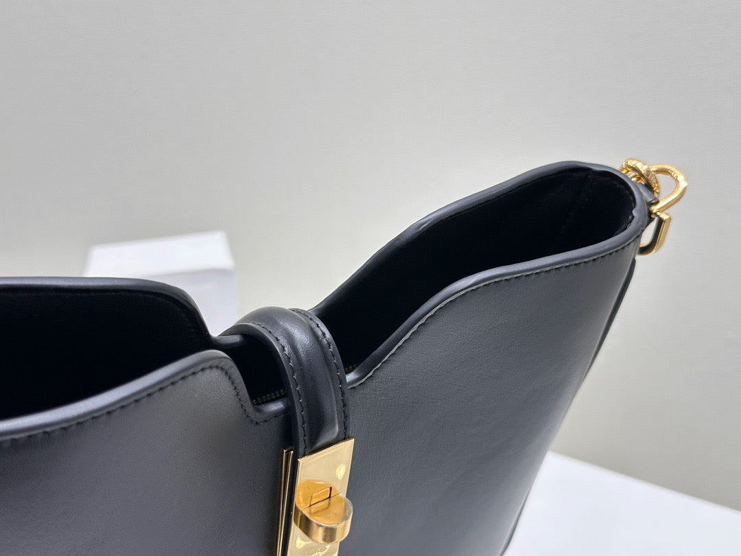 셀린느 16 소프트 까미유 스몰