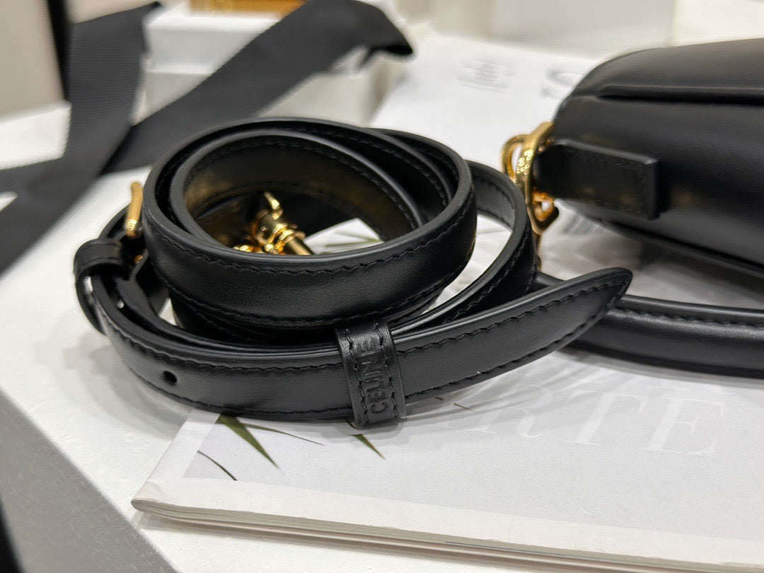 셀린느 16 소프트 까미유 스몰