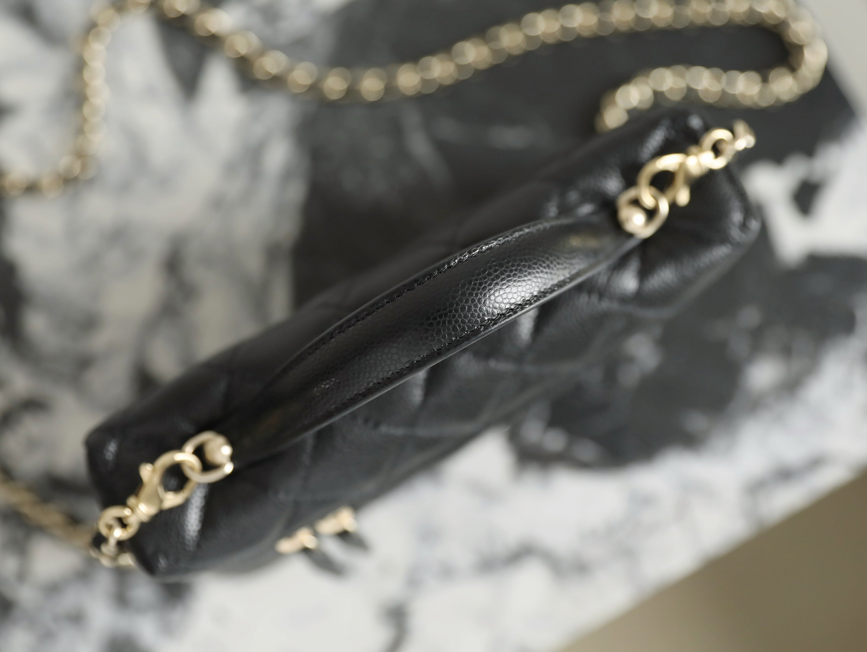 샤넬 클래식 체인 베니티 탑핸들 백