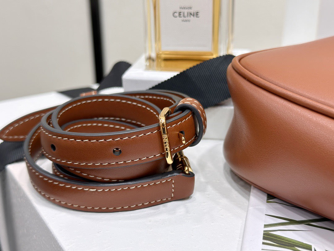 셀린느 16 소프트 까미유 스몰