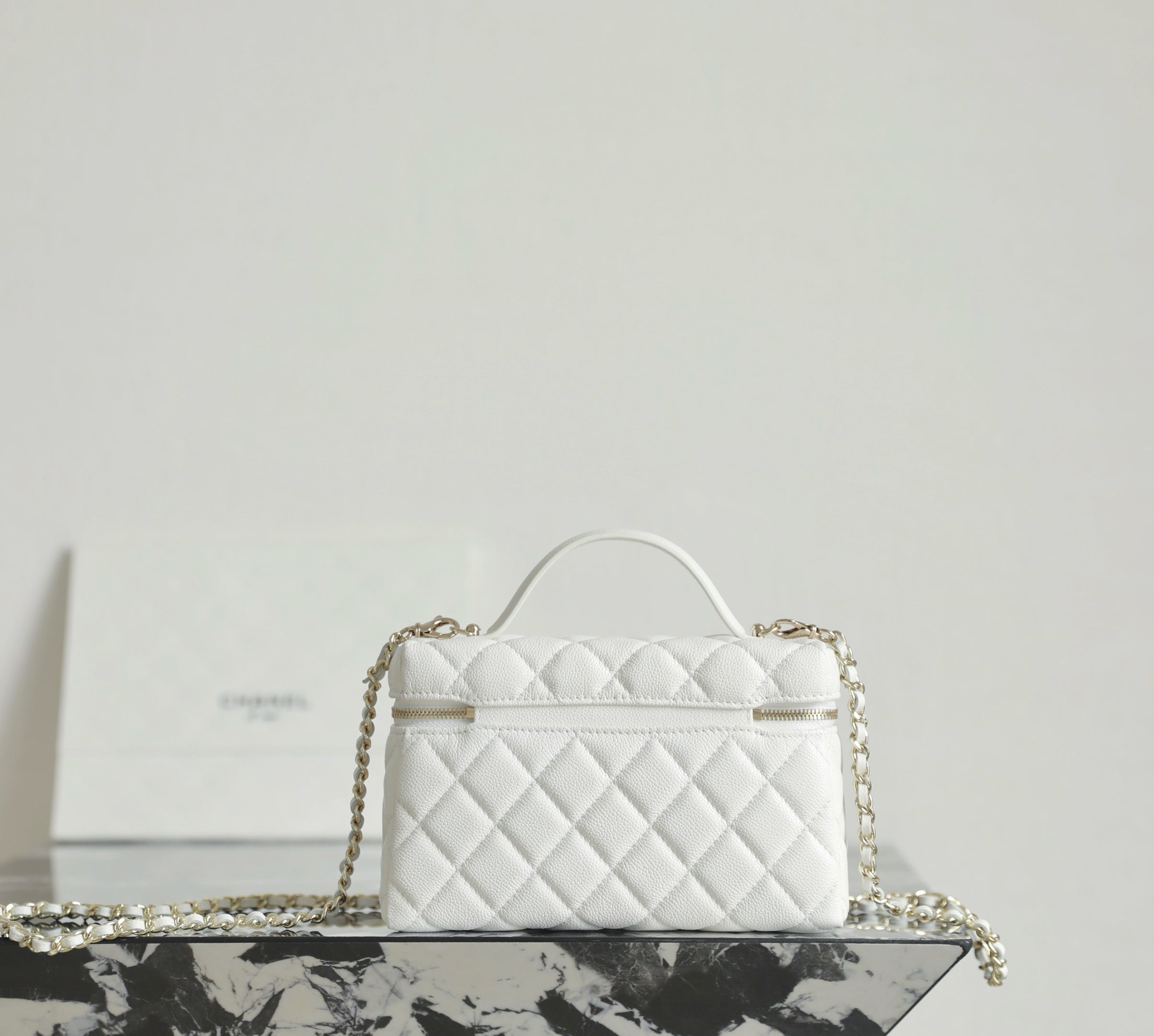 샤넬 클래식 체인 베니티 탑핸들 백