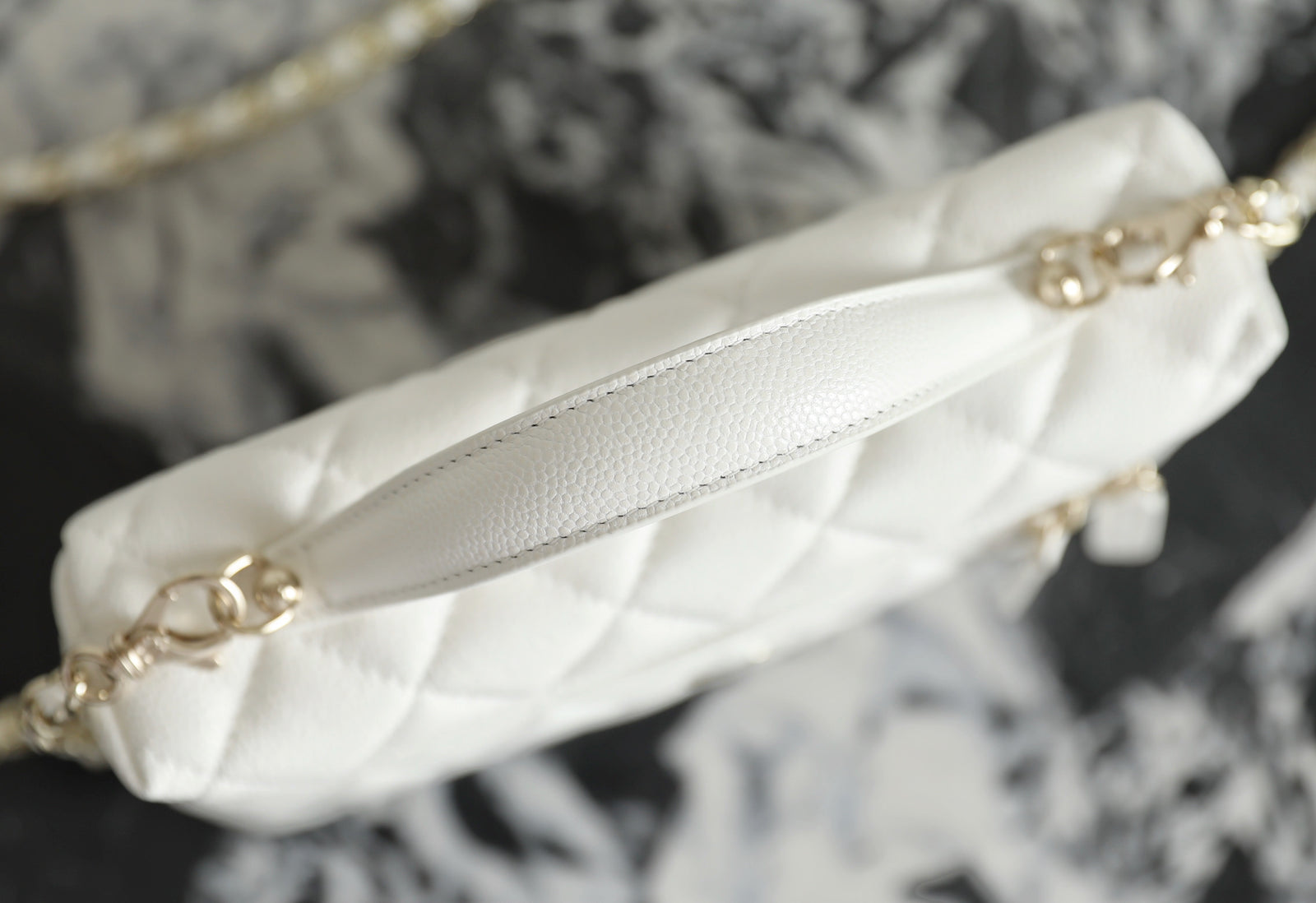 샤넬 클래식 체인 베니티 탑핸들 백