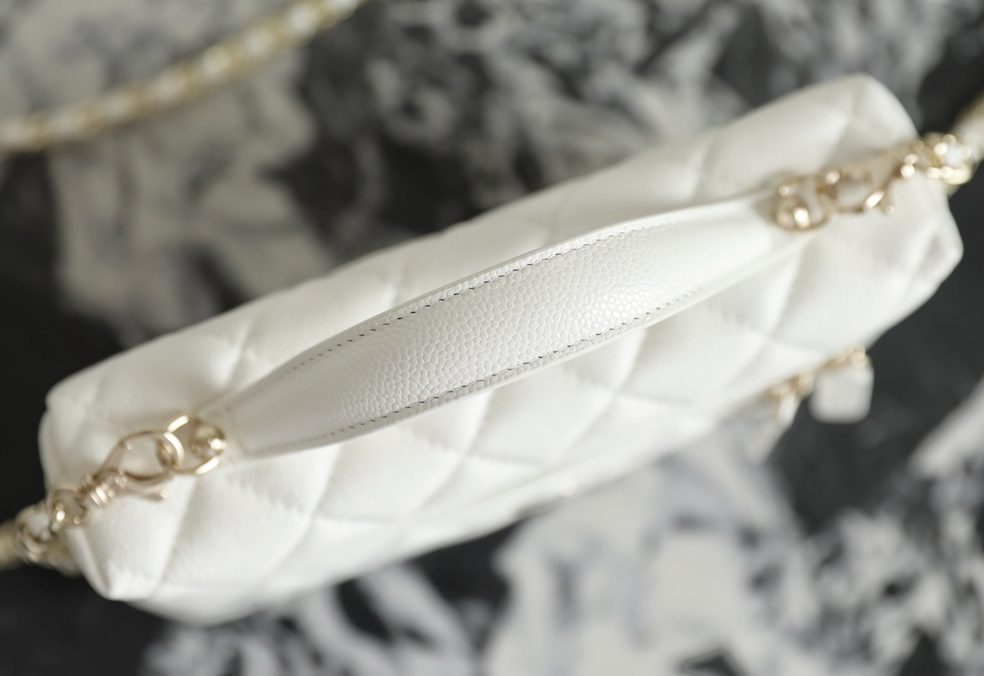 샤넬 클래식 체인 베니티 탑핸들 백