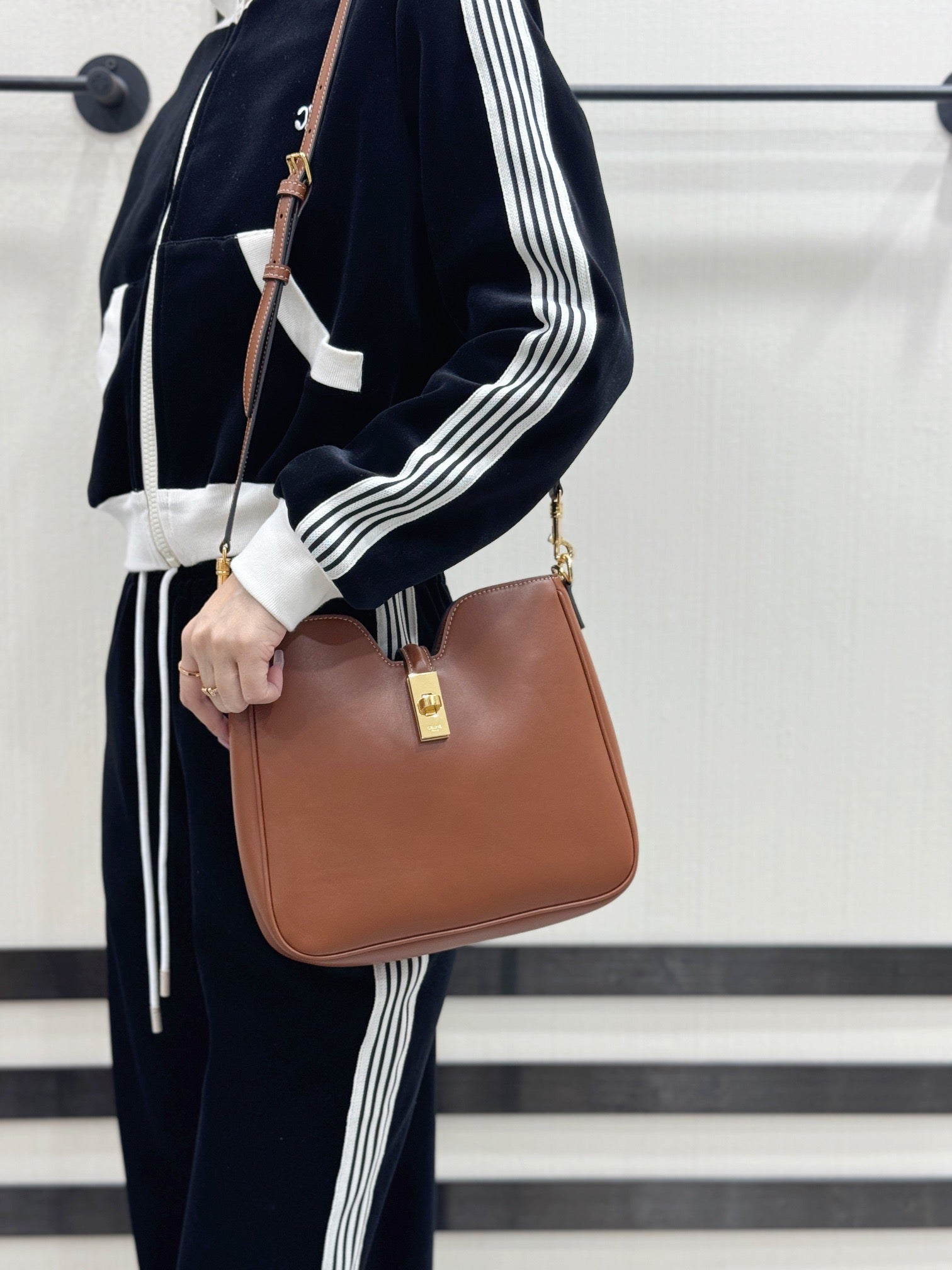 셀린느 16 소프트 까미유 스몰