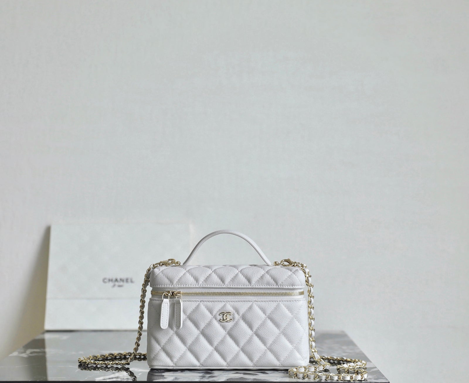 샤넬 클래식 체인 베니티 탑핸들 백