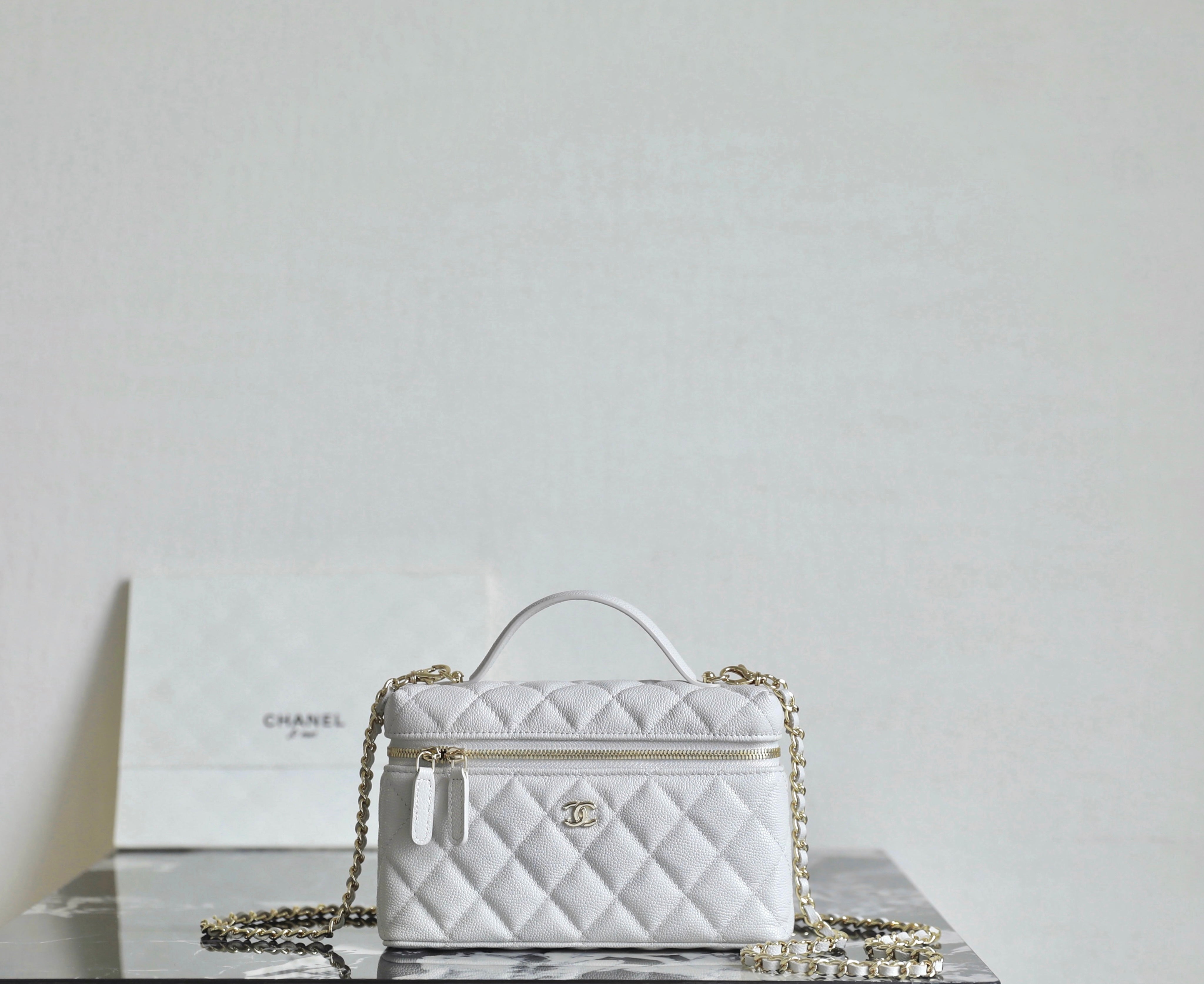 샤넬 클래식 체인 베니티 탑핸들 백