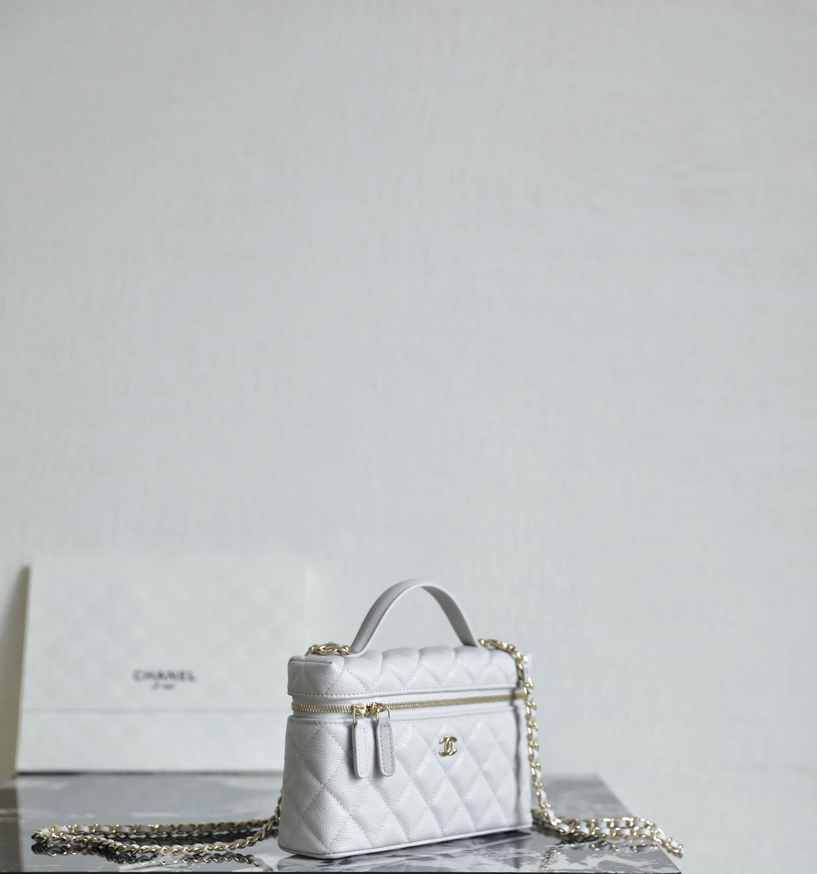 샤넬 클래식 체인 베니티 탑핸들 백