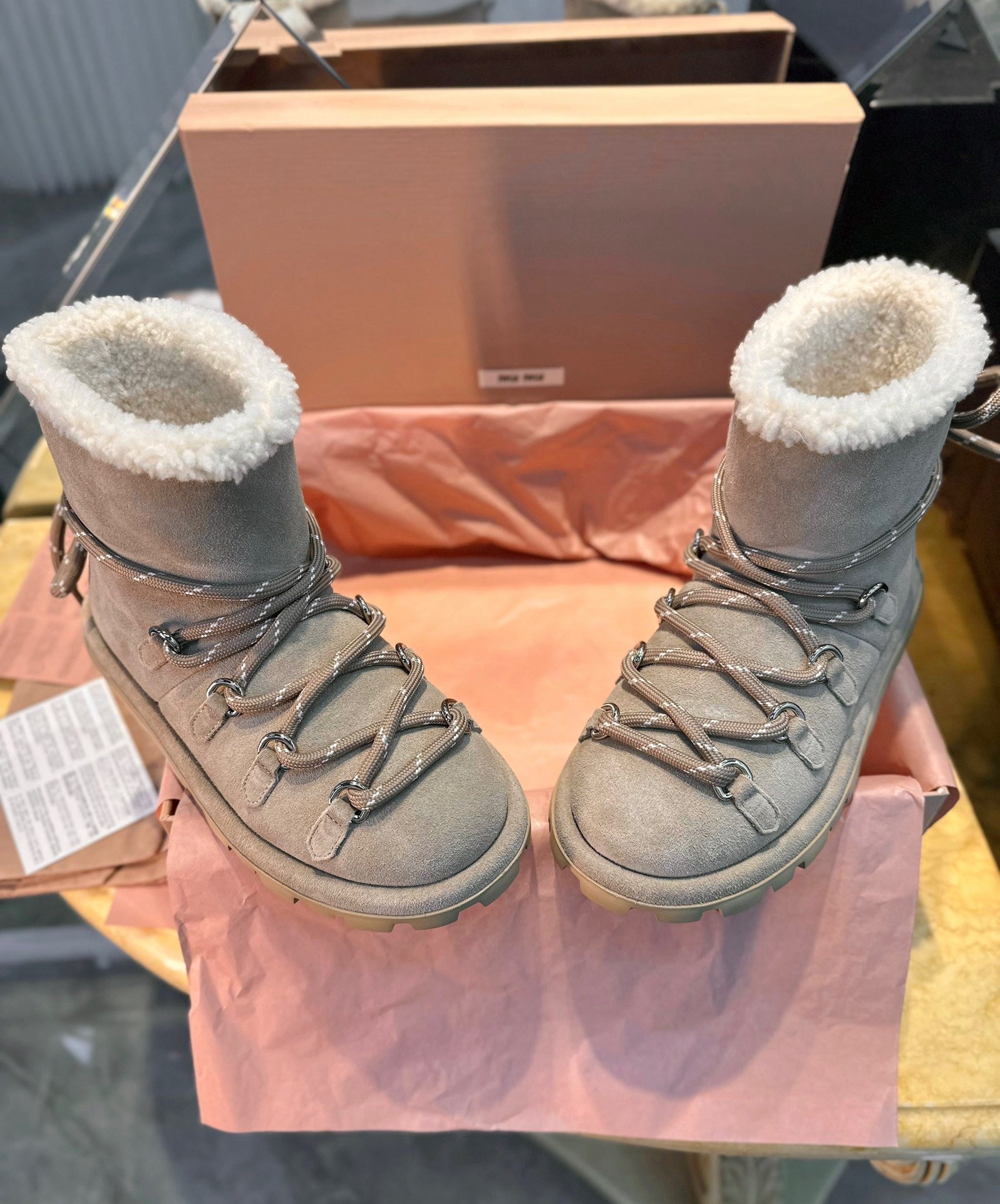 미우미우 스웨이드 부츠 데저트