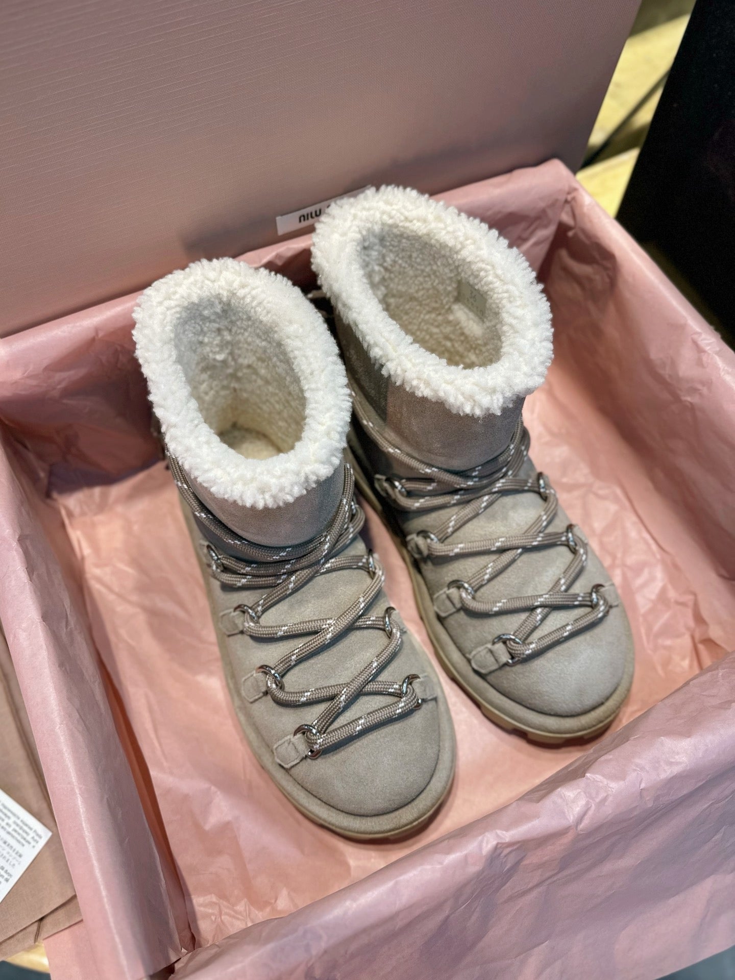 미우미우 스웨이드 부츠 데저트