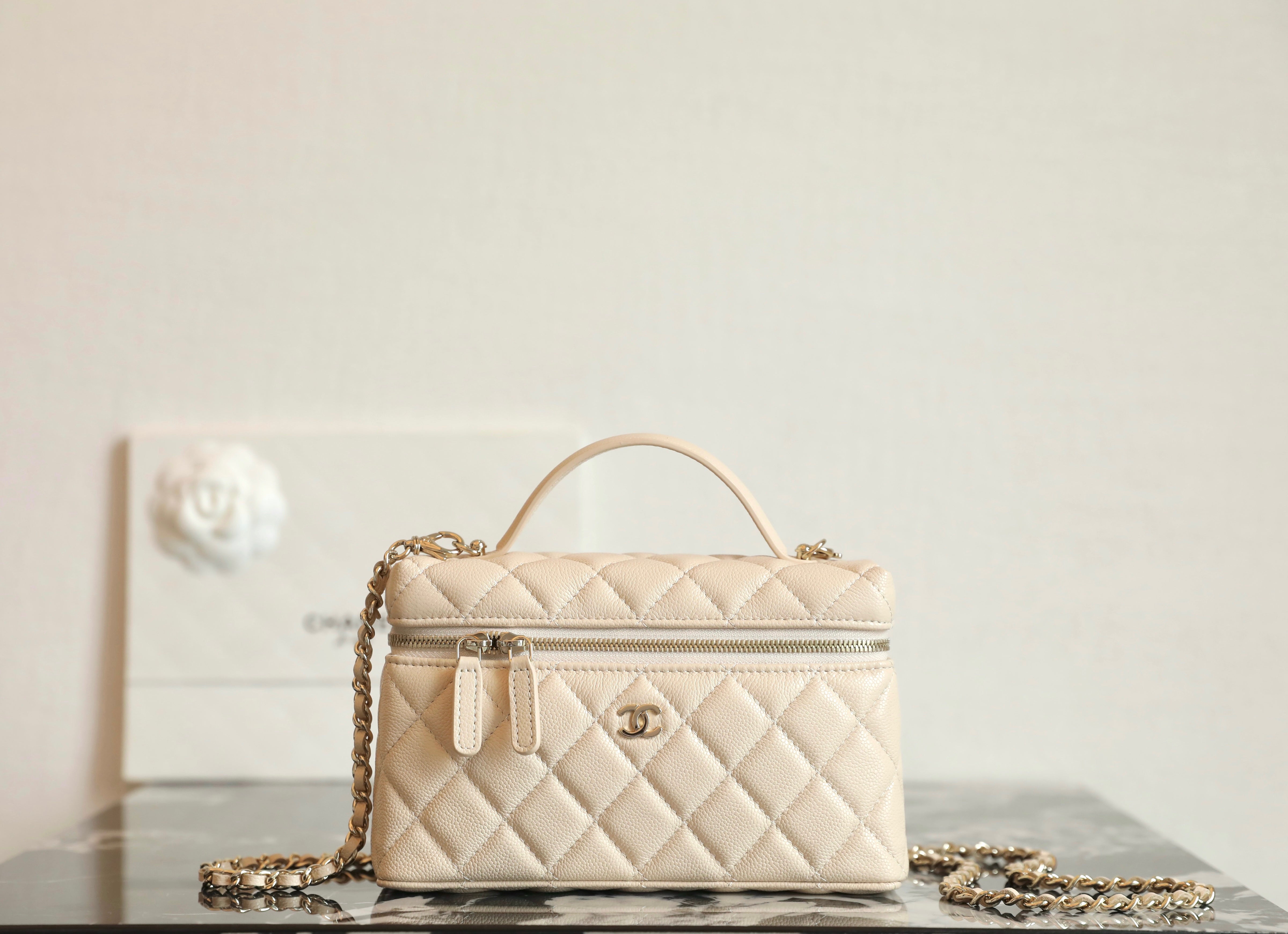 샤넬 클래식 체인 베니티 탑핸들 백