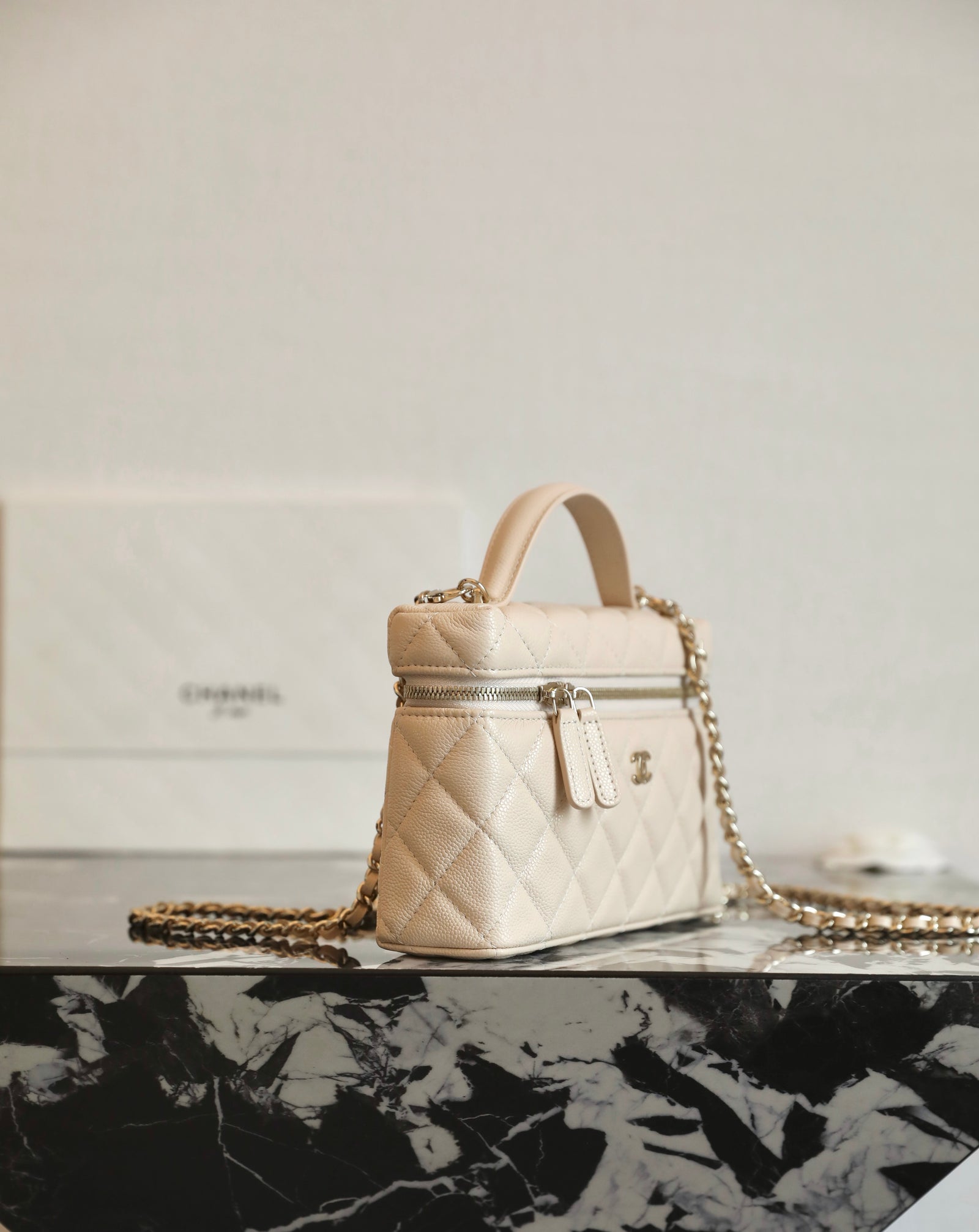 샤넬 클래식 체인 베니티 탑핸들 백