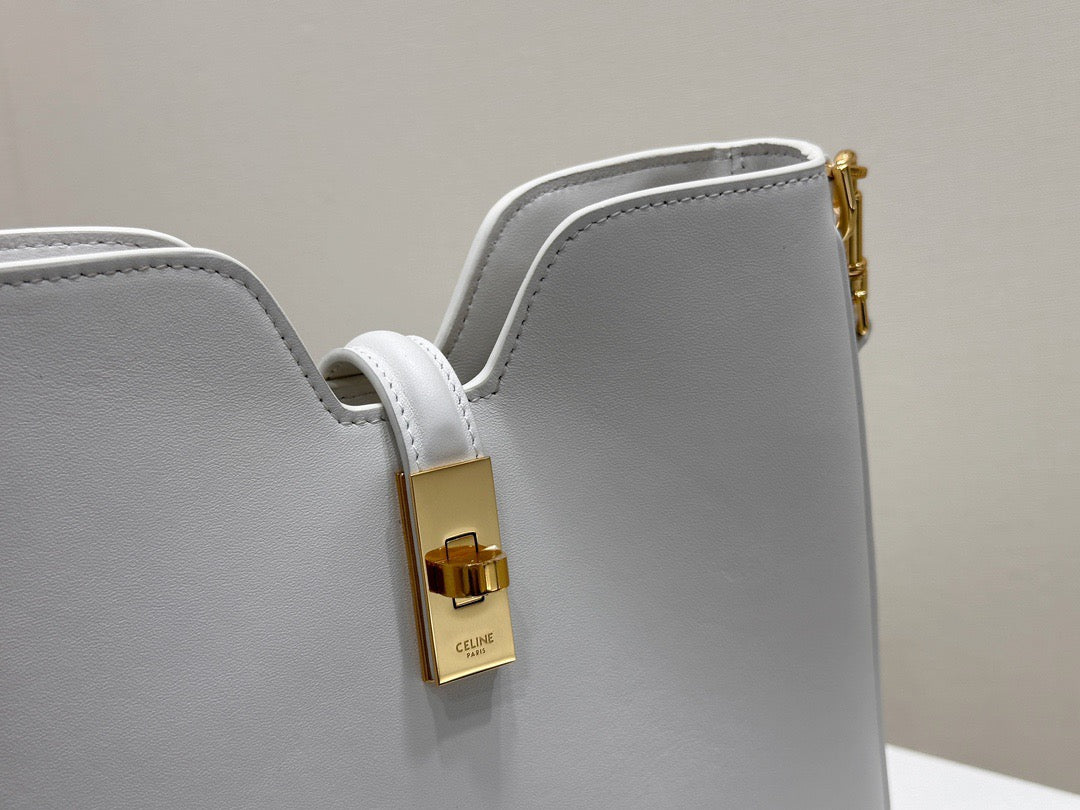 셀린느 16 소프트 까미유 스몰