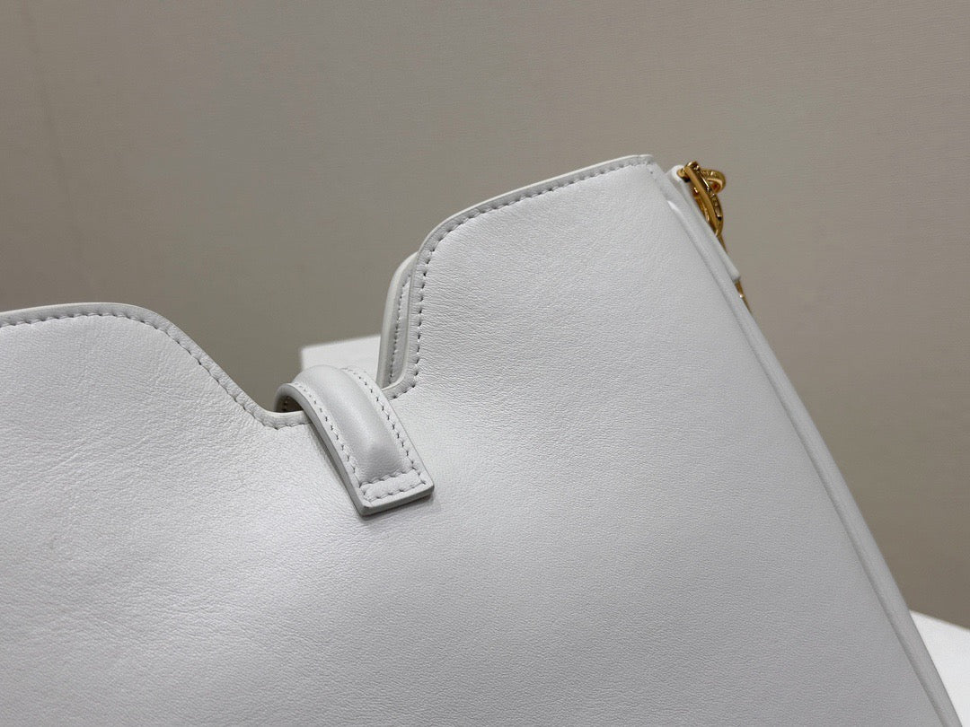 셀린느 16 소프트 까미유 스몰