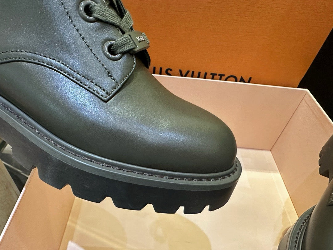 루이비통 테리토리 레인저 부츠