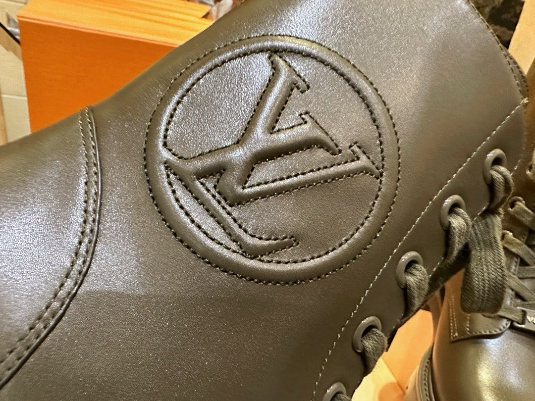 루이비통 테리토리 레인저 부츠