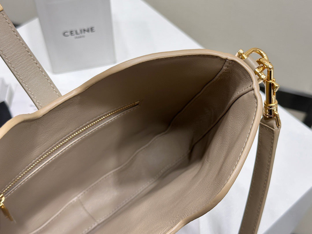 셀린느 16 소프트 까미유 스몰