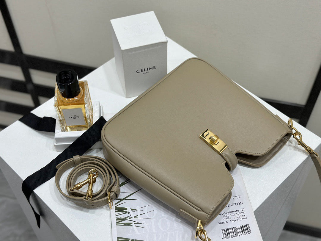 셀린느 16 소프트 까미유 스몰