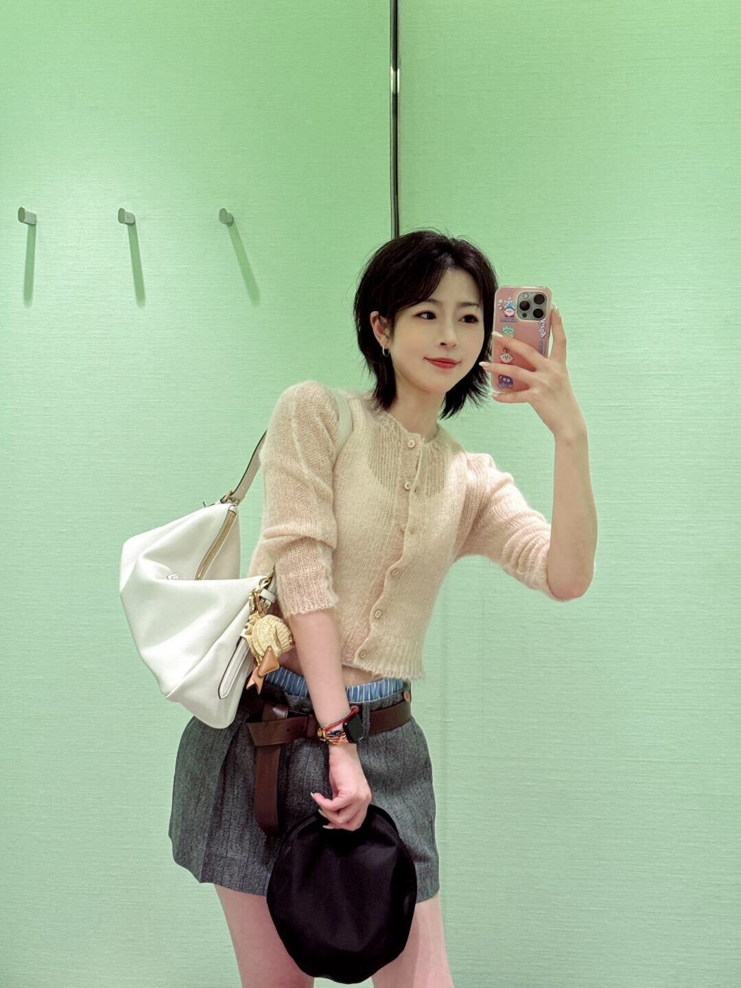 프라다 에메 레더 숄더백 라지