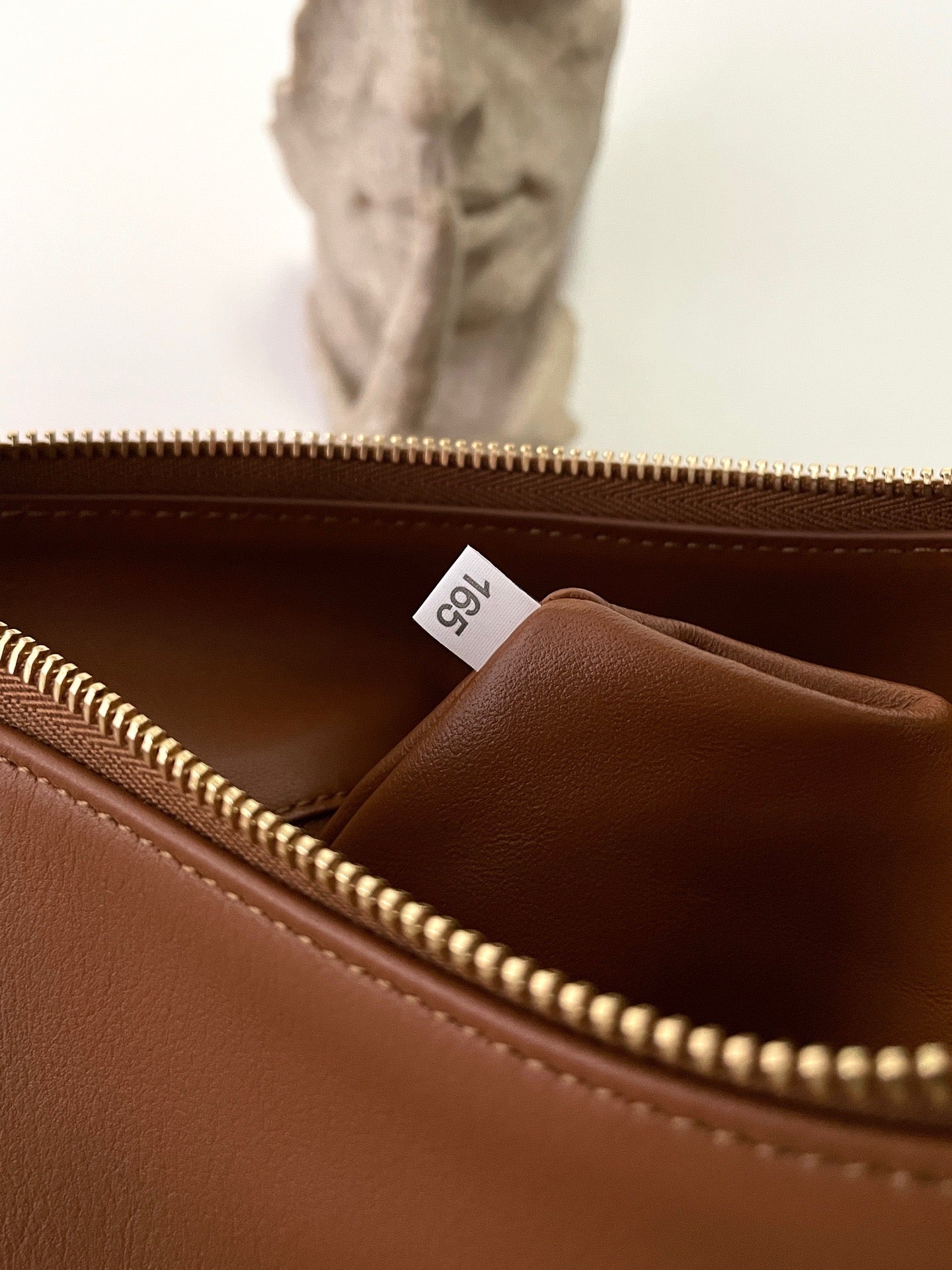 프라다 에메 레더 숄더백 라지