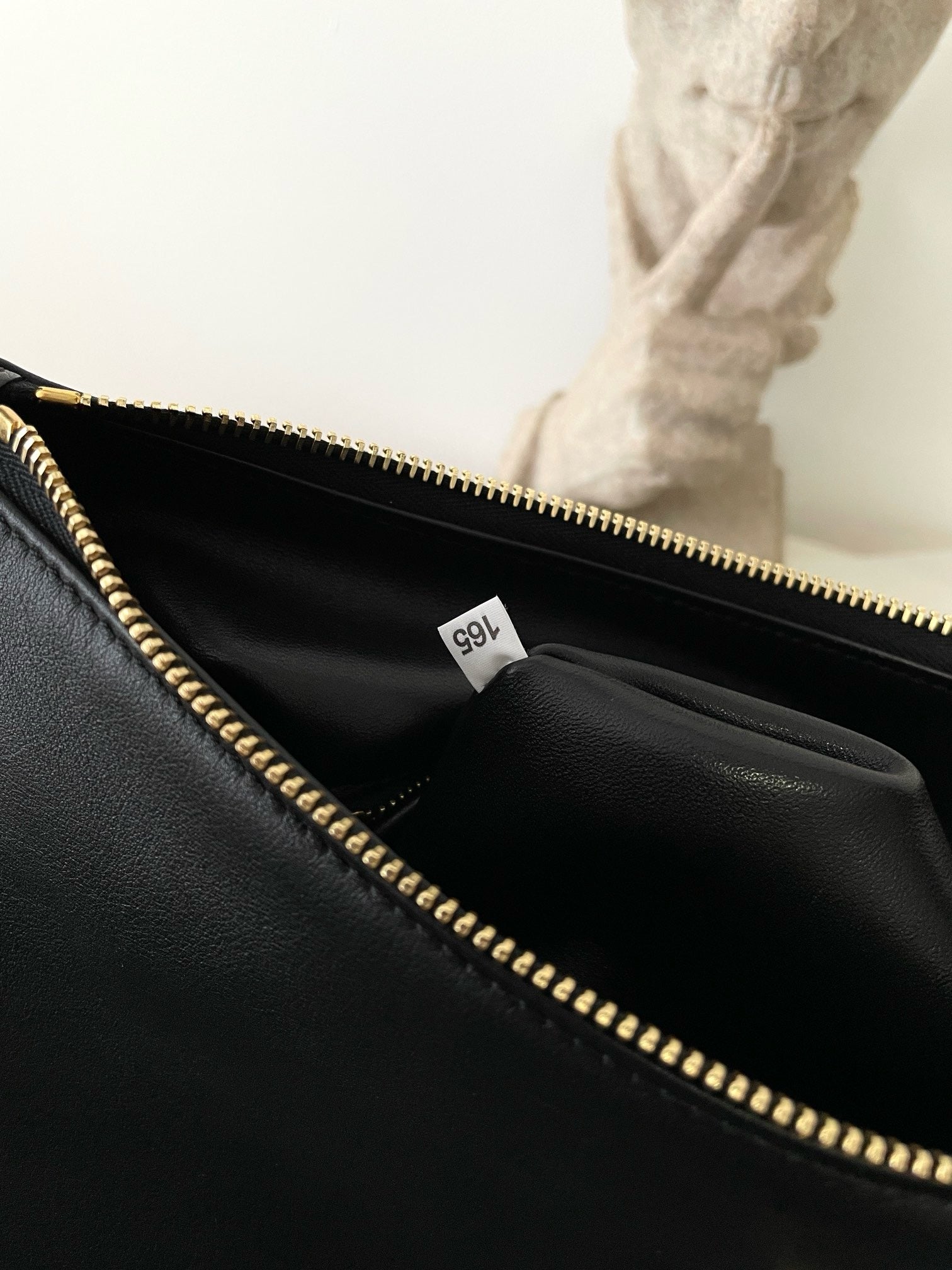 프라다 에메 레더 숄더백 라지