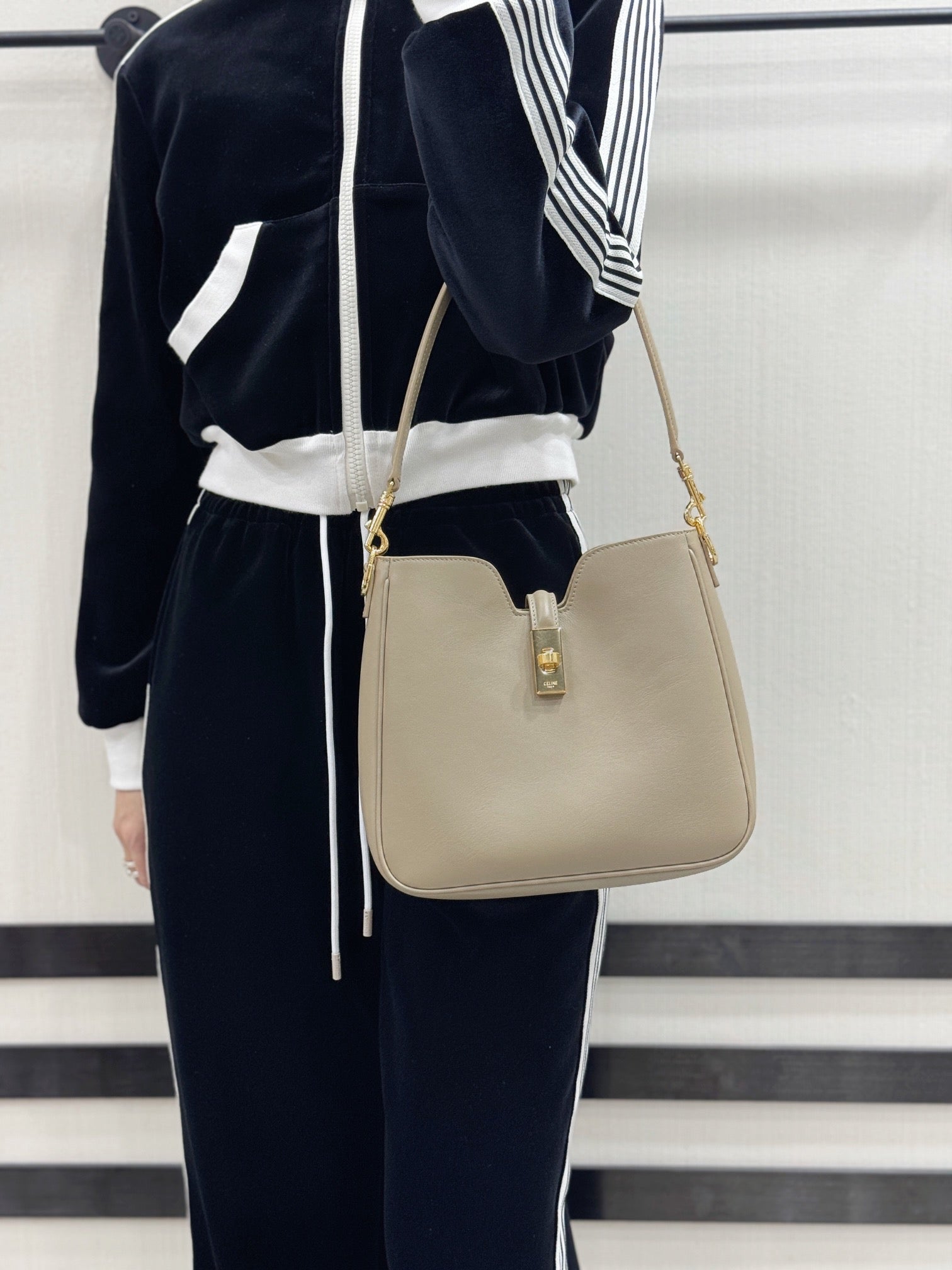 셀린느 16 소프트 까미유 스몰